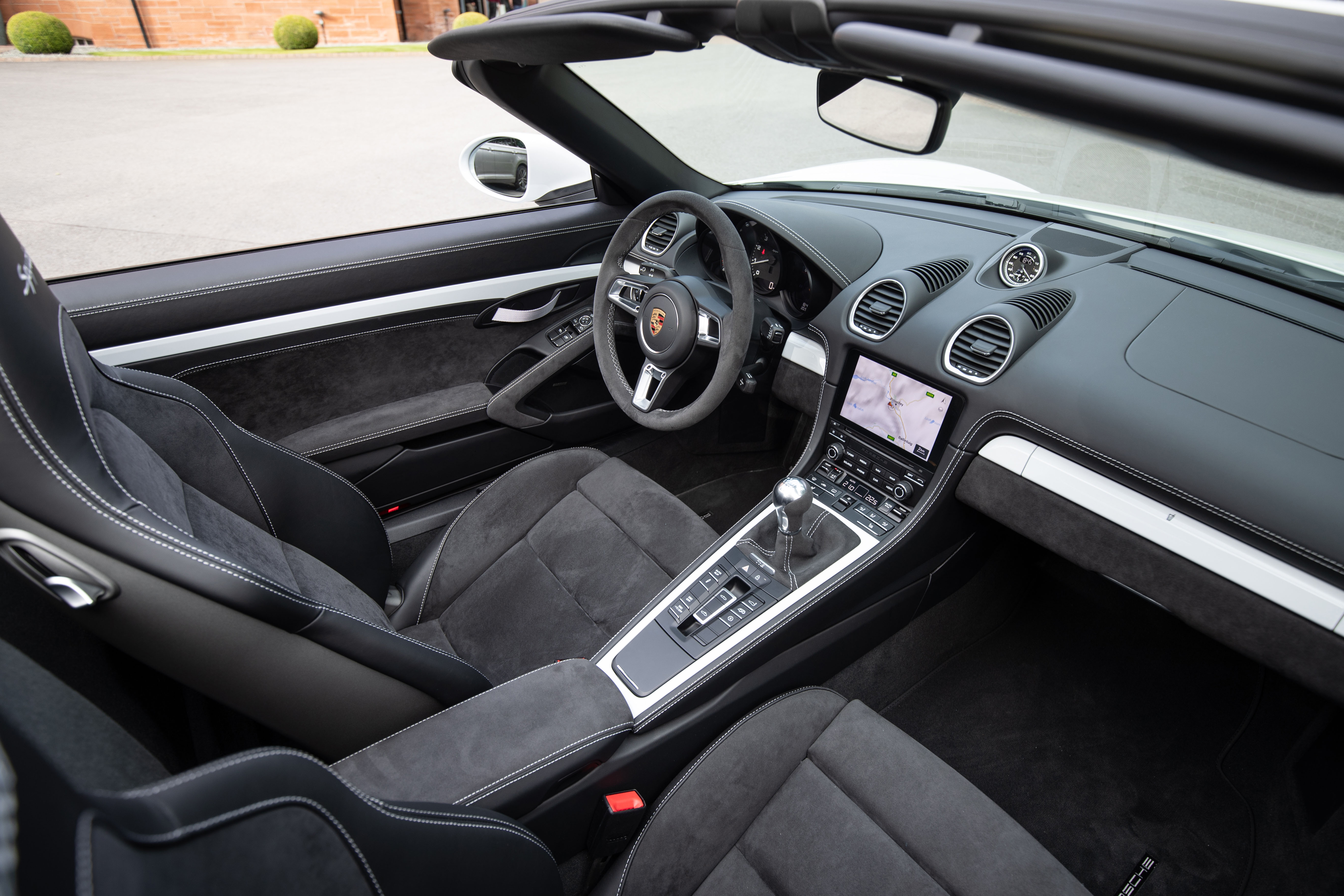 Porsche 718 Boxster Spyder interior