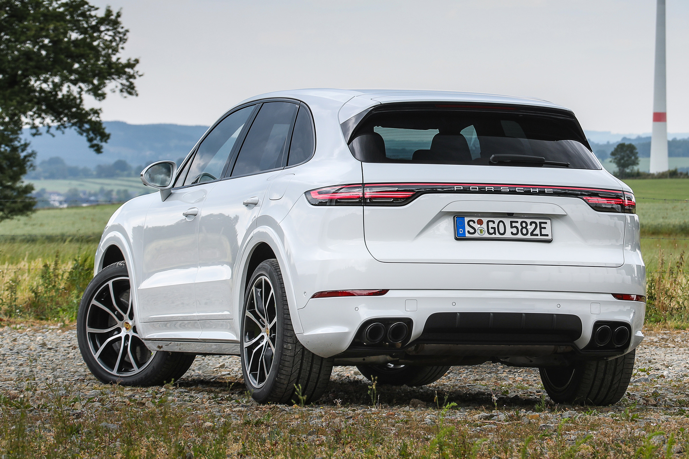 Porsche Cayenne Turbo S E-Hybrid - rear view