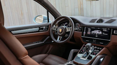 Porsche Cayenne Turbo S E-Hybrid interior