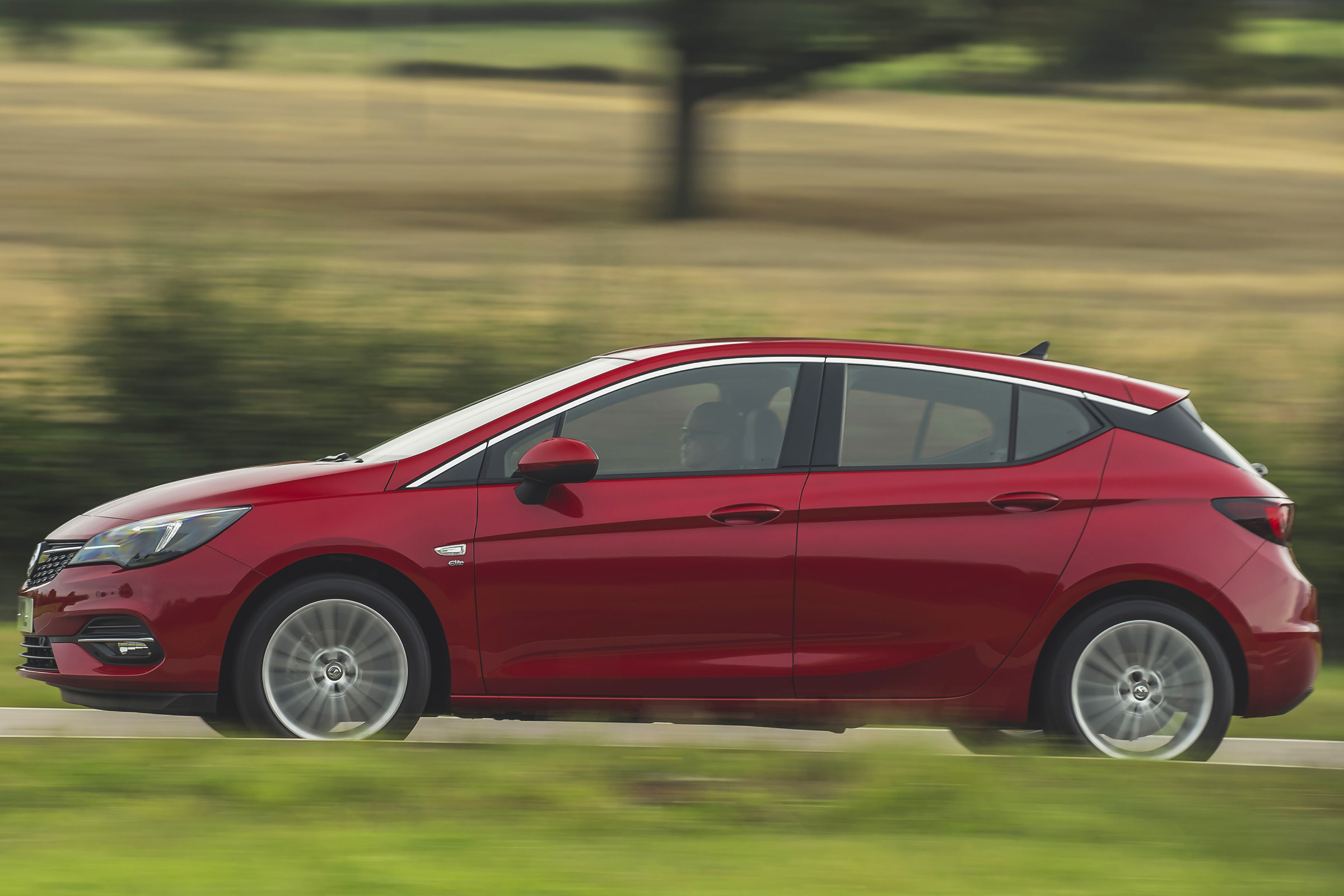 Vauxhall Astra hatchback side panning