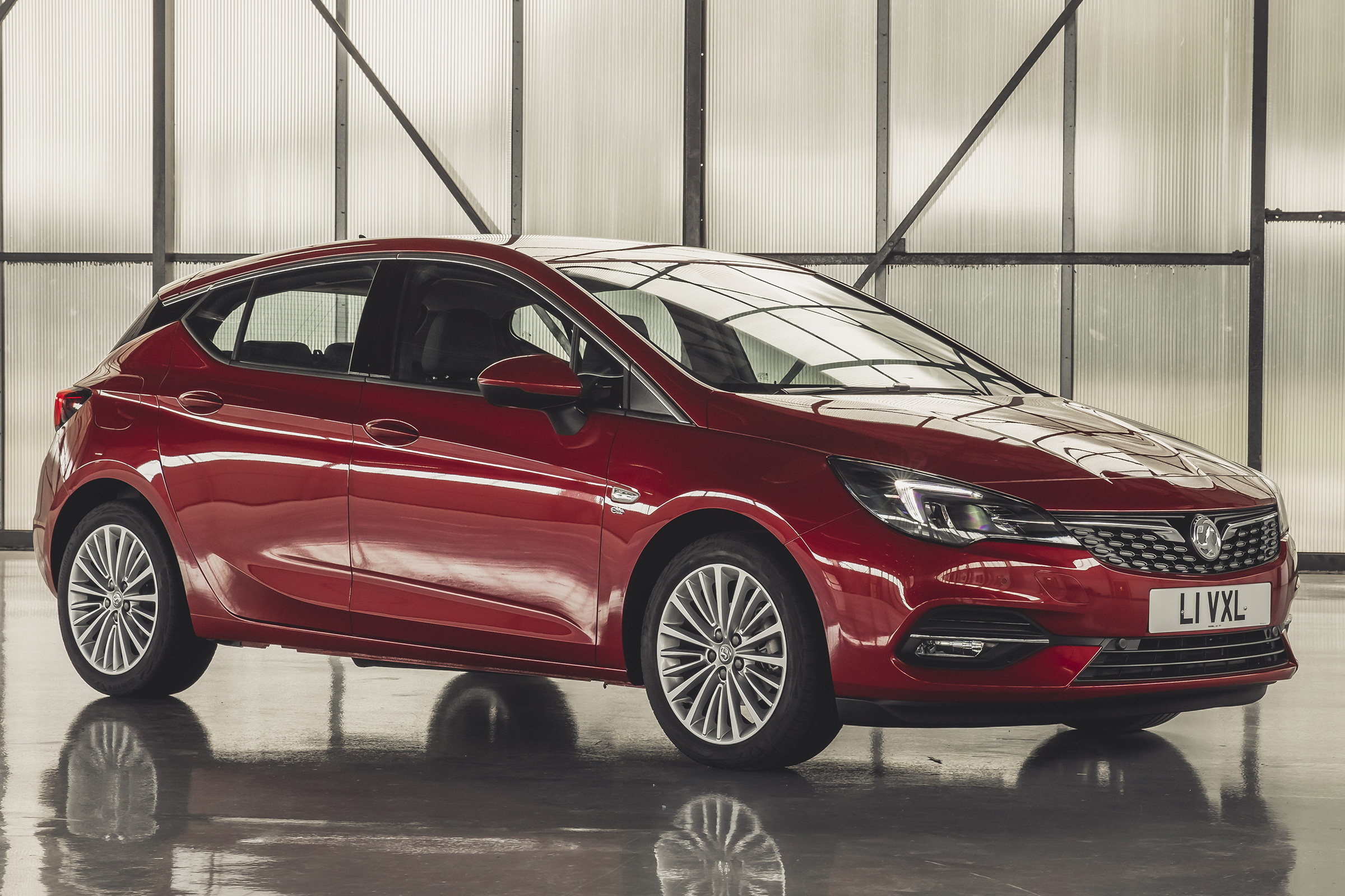 Vauxhall Astra hatchback front 3/4 static