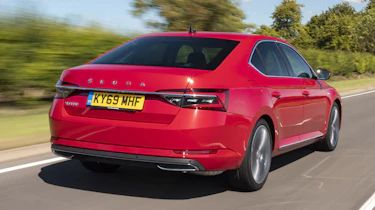 2019 Skoda Superb facelift - rear dynamic 3/4 view
