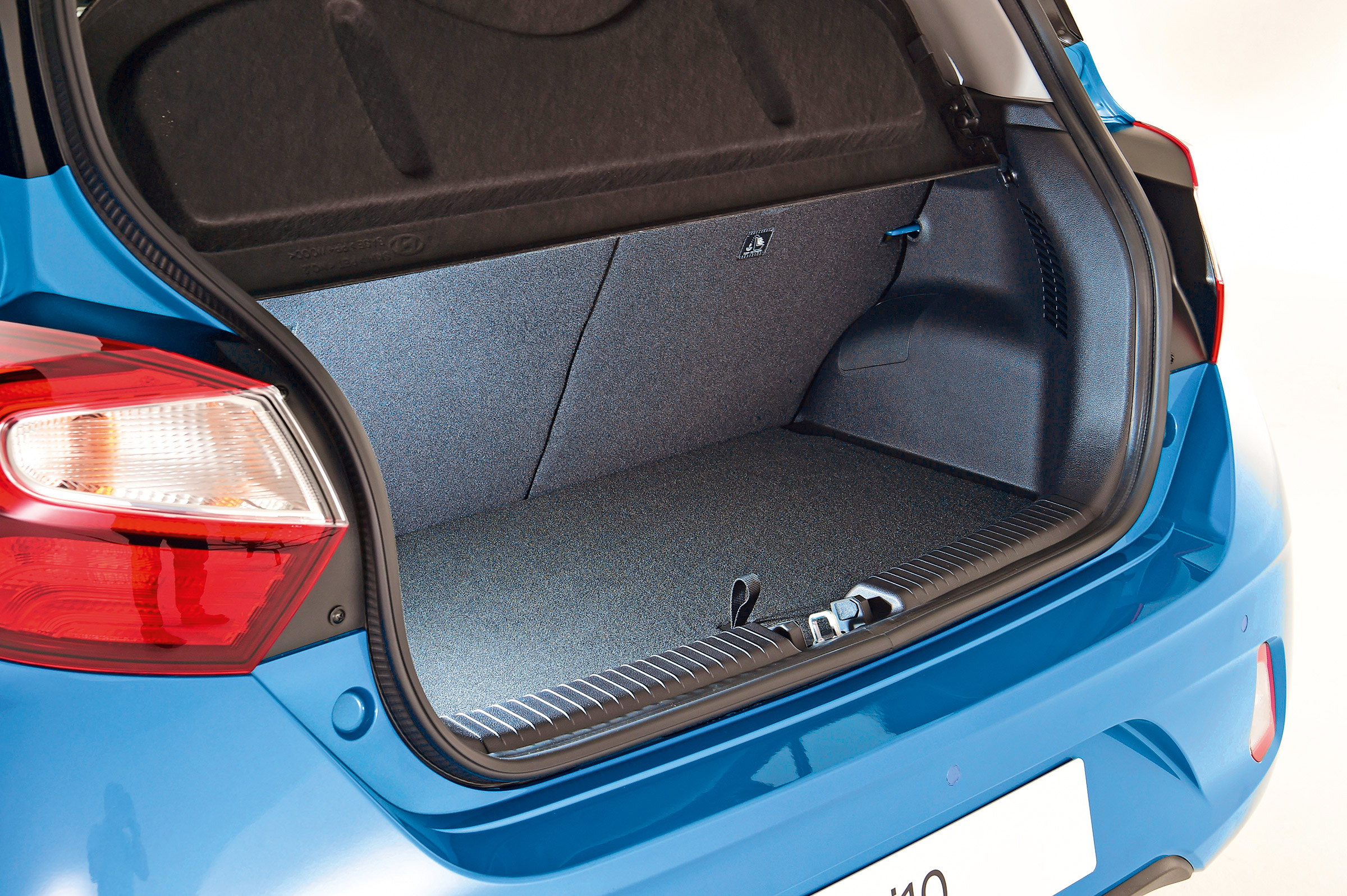2020 Hyundai i10 boot