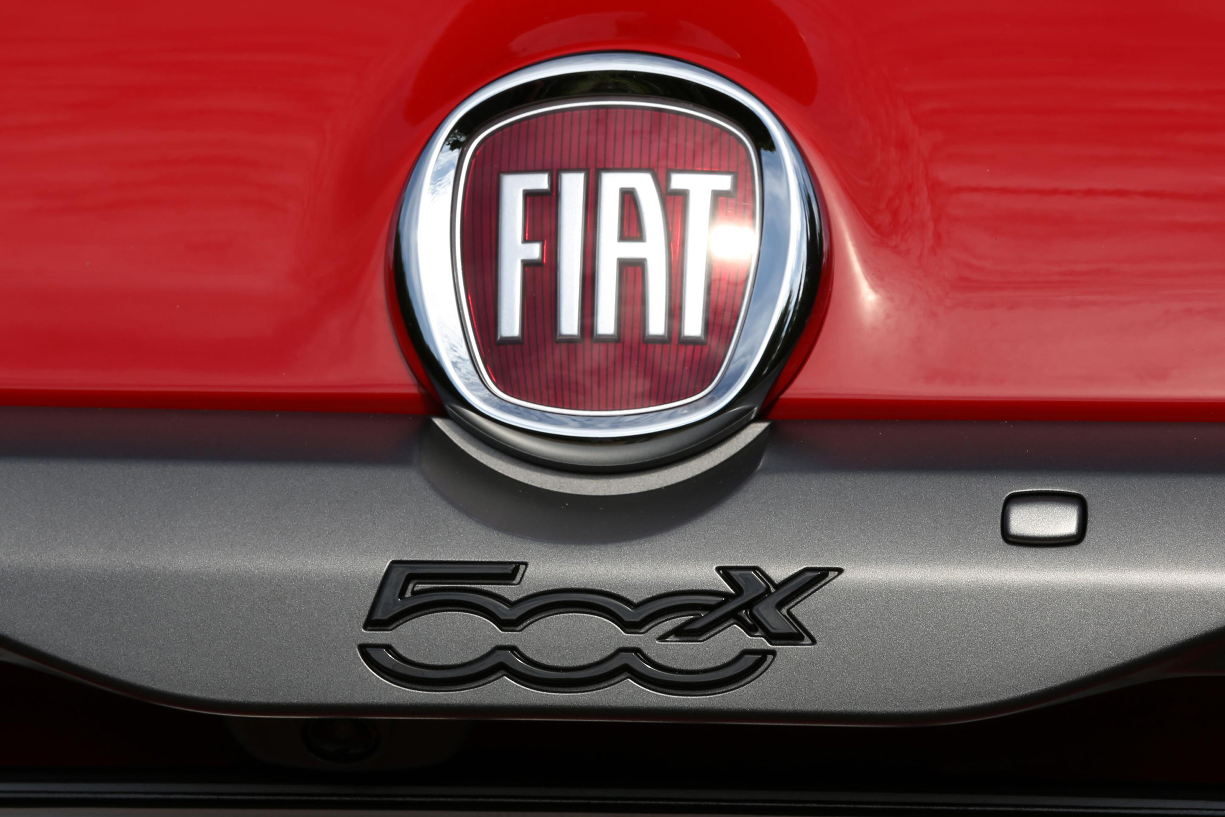 Fiat 500X Sport badges
