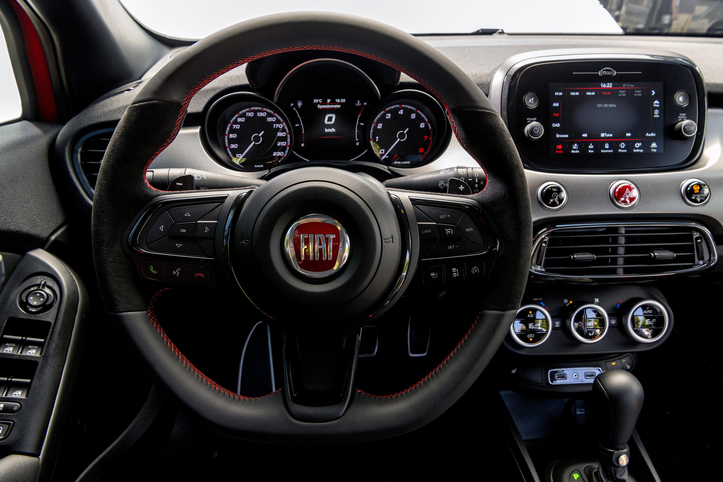 Fiat 500X Sport interior