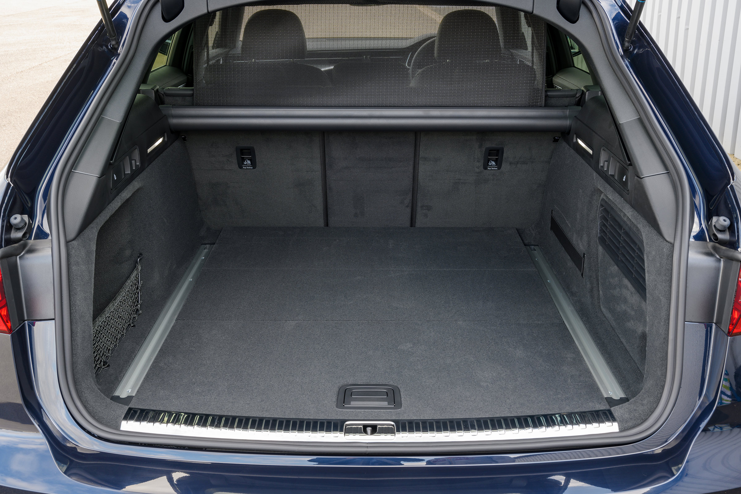 Audi A6 Allroad quattro estate boot