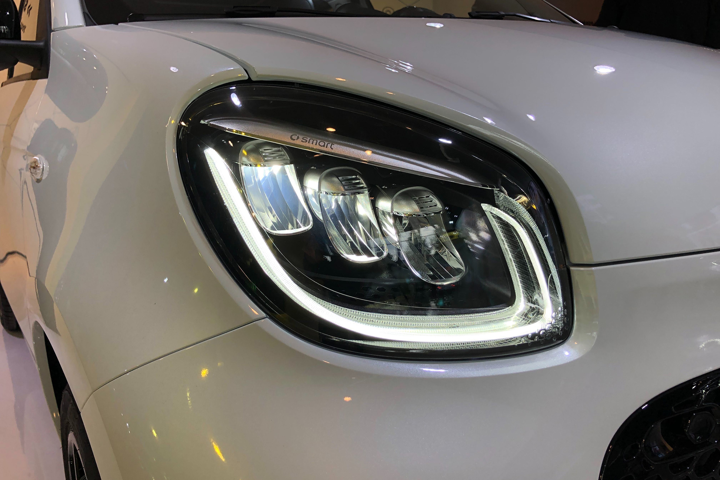 Smart EQ ForFour headlight