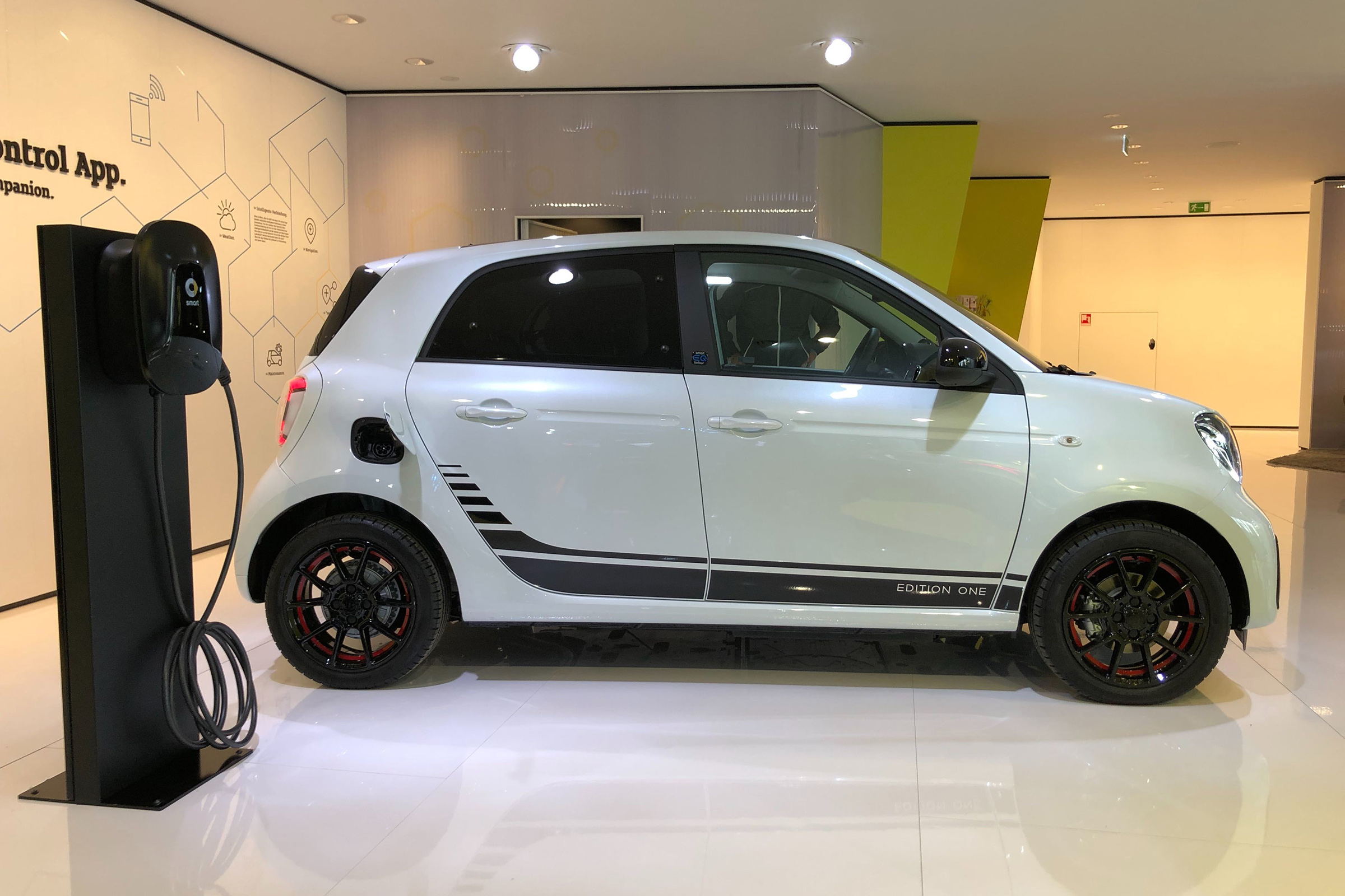 Smart EQ ForFour side view