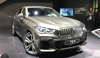 2020 BMW X6 - RH 3/4 static view