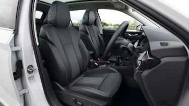 Skoda Kamiq 2019 - front seats, interior featuring panoramic roof
