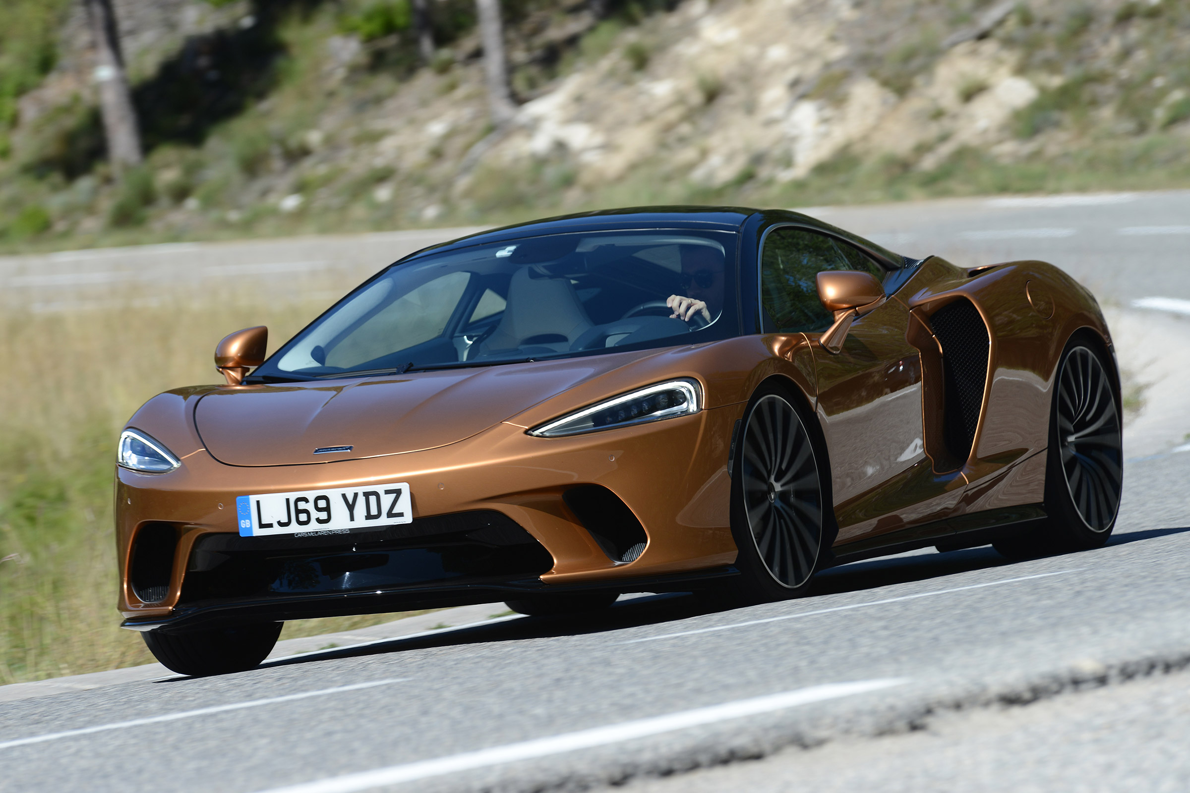 McLaren GT coupe