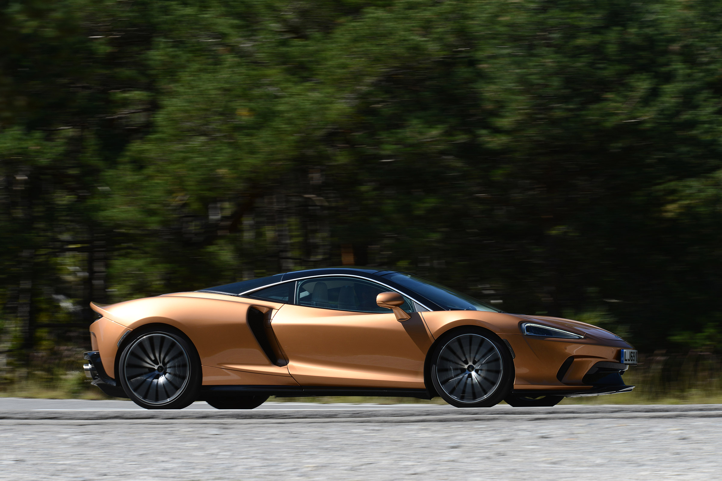 McLaren GT side view