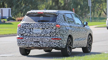 2020 Mitsubishi Outlander - rear 3/4 dynamic view