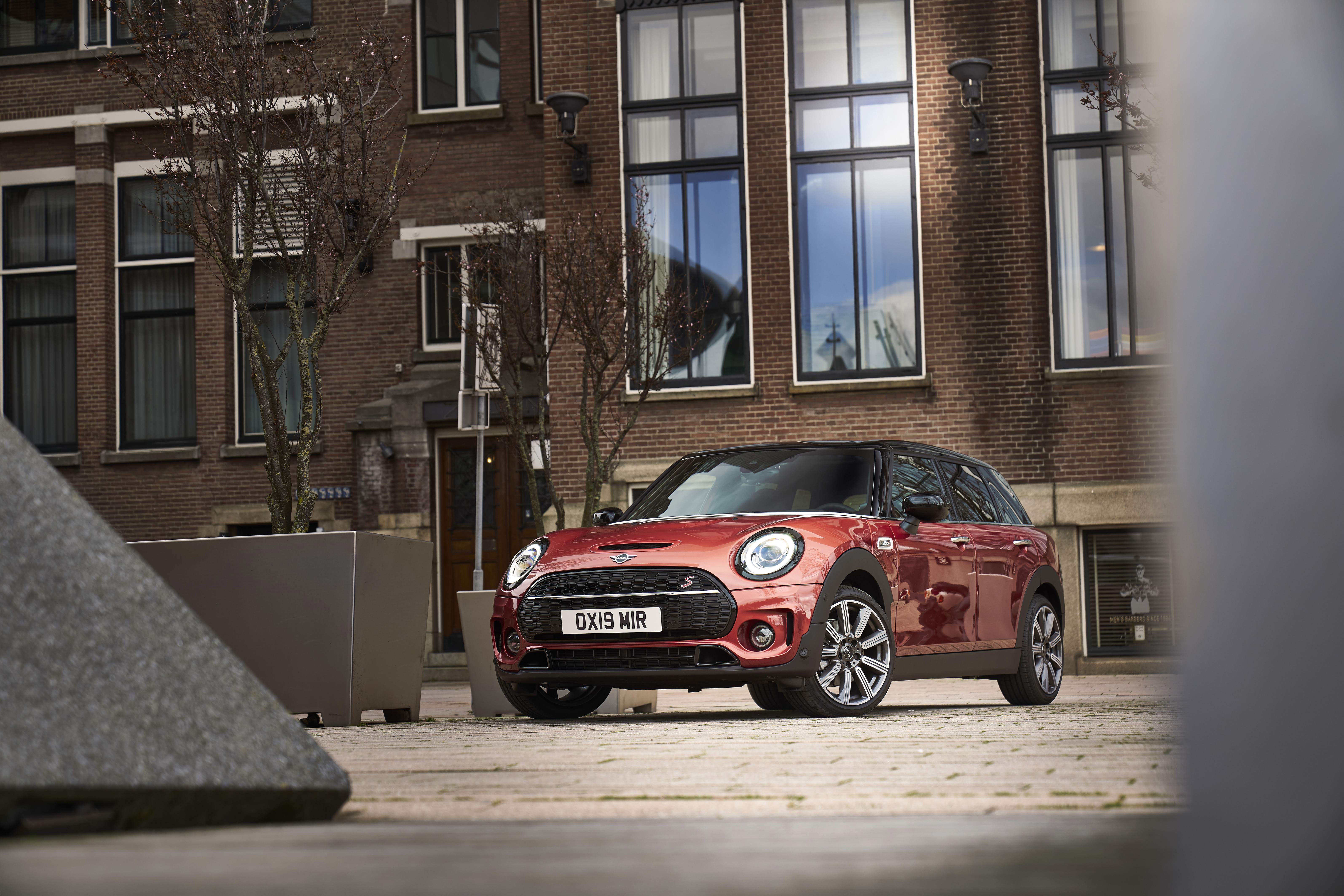 2019 MINI Clubman - Front nearside 3/4 static view
