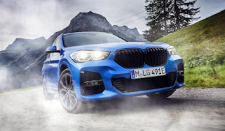 2019 BMW X1 SUV xDrive25e - front view cornering
