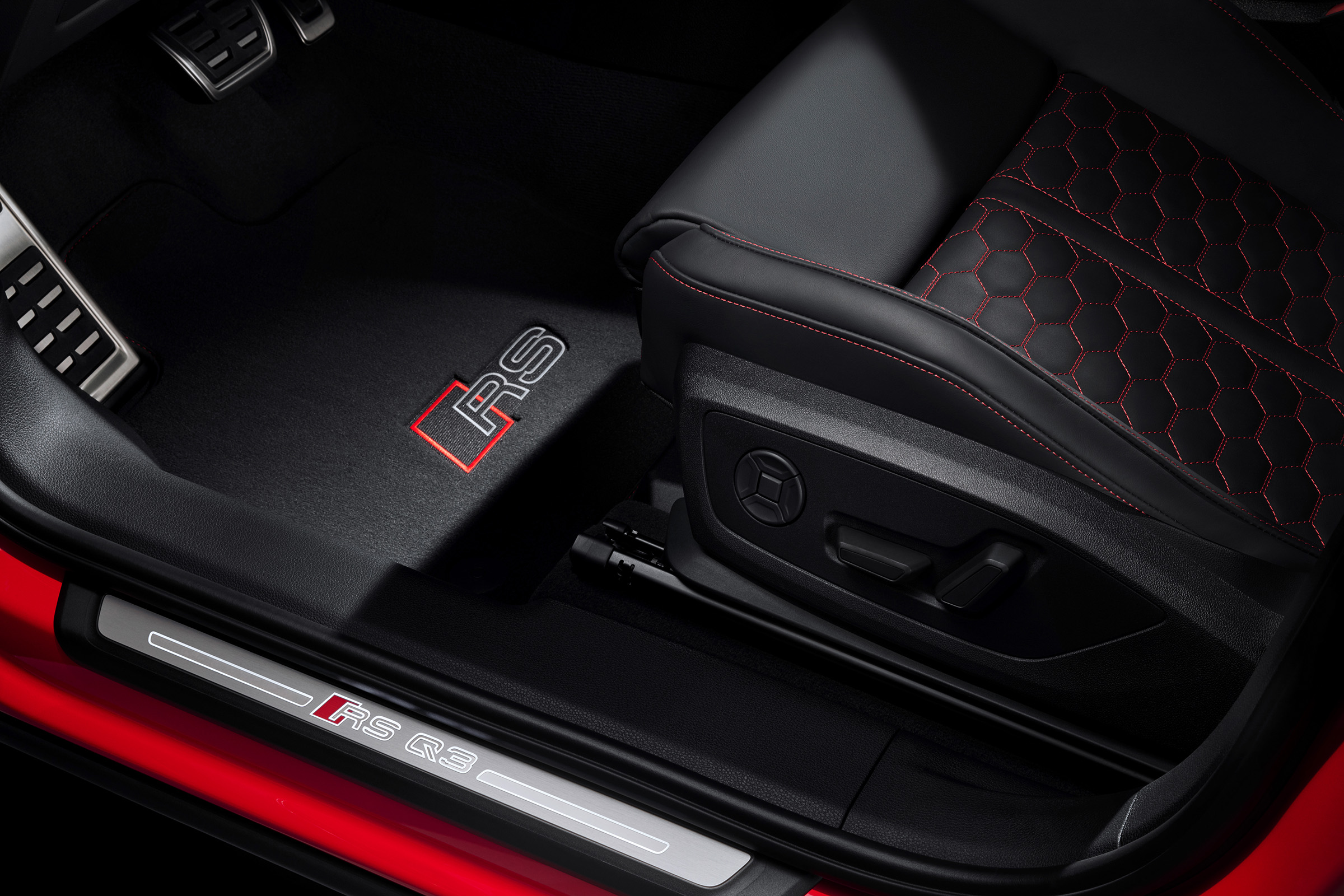 Audi RS Q3 interior badging