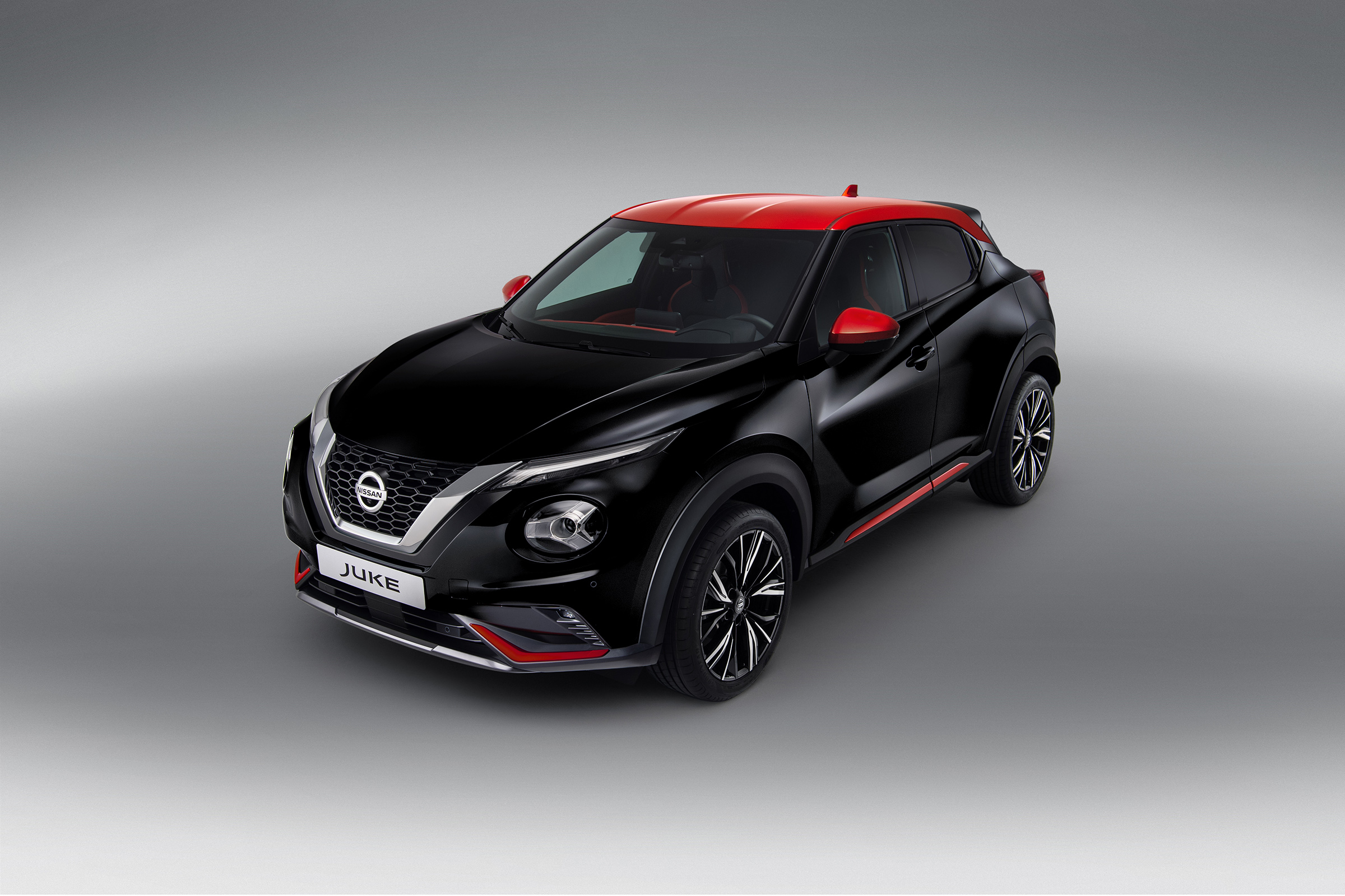New Nissan Juke in black and red