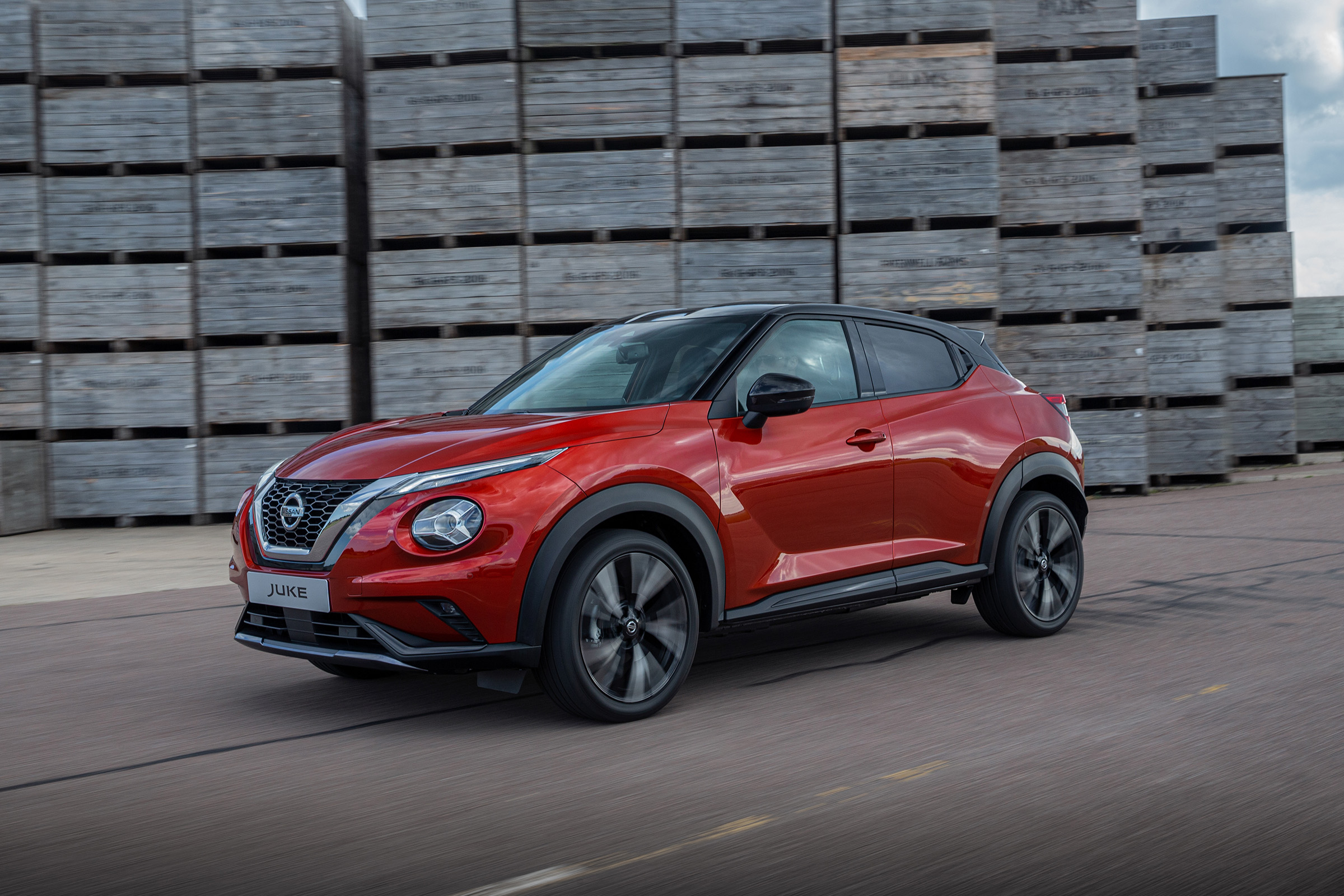 New Nissan Juke driving