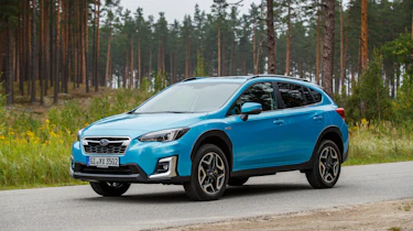 Subaru XV e-Boxer - front 3/4 view