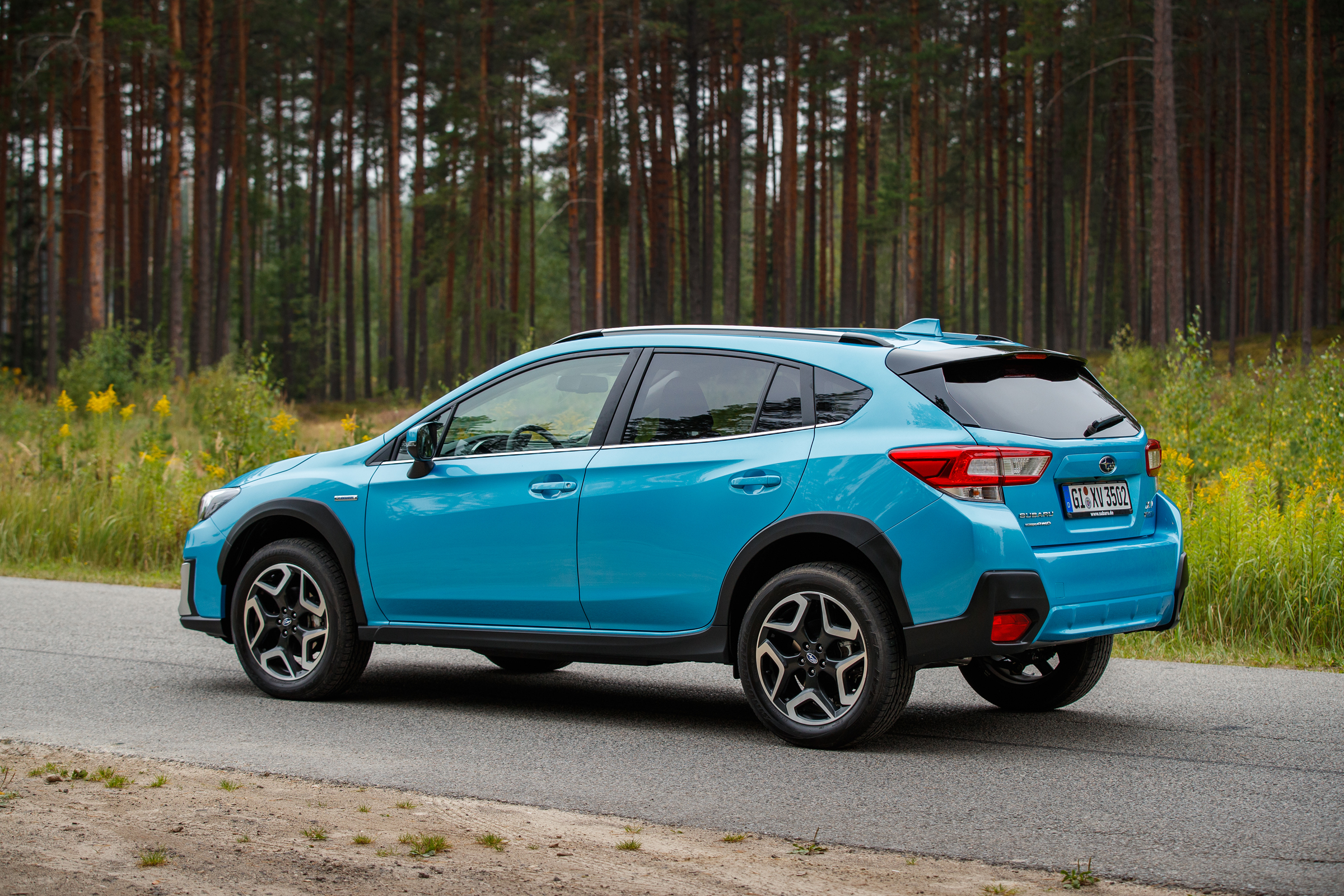 Subaru XV e-Boxer - rear 3/4 view