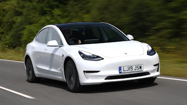 2019 Tesla Model 3 - dynamic front 3/4 view