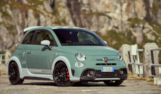 Abarth 695 70th Anniversario - front 3/4 static wide view