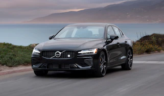 Volvo S60 Polestar Engineered - Front 3/4 view