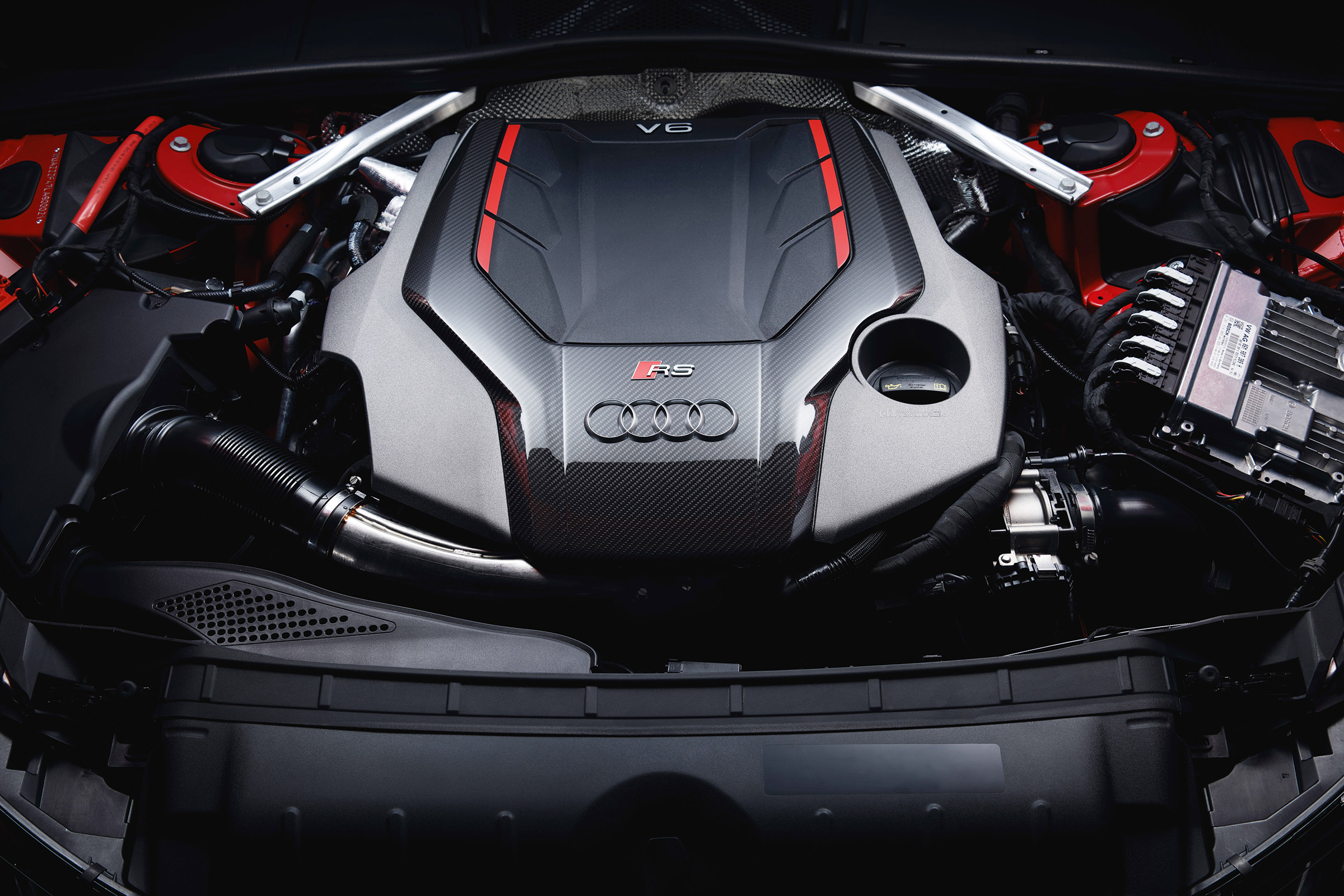 Audi RS4 Avant engine