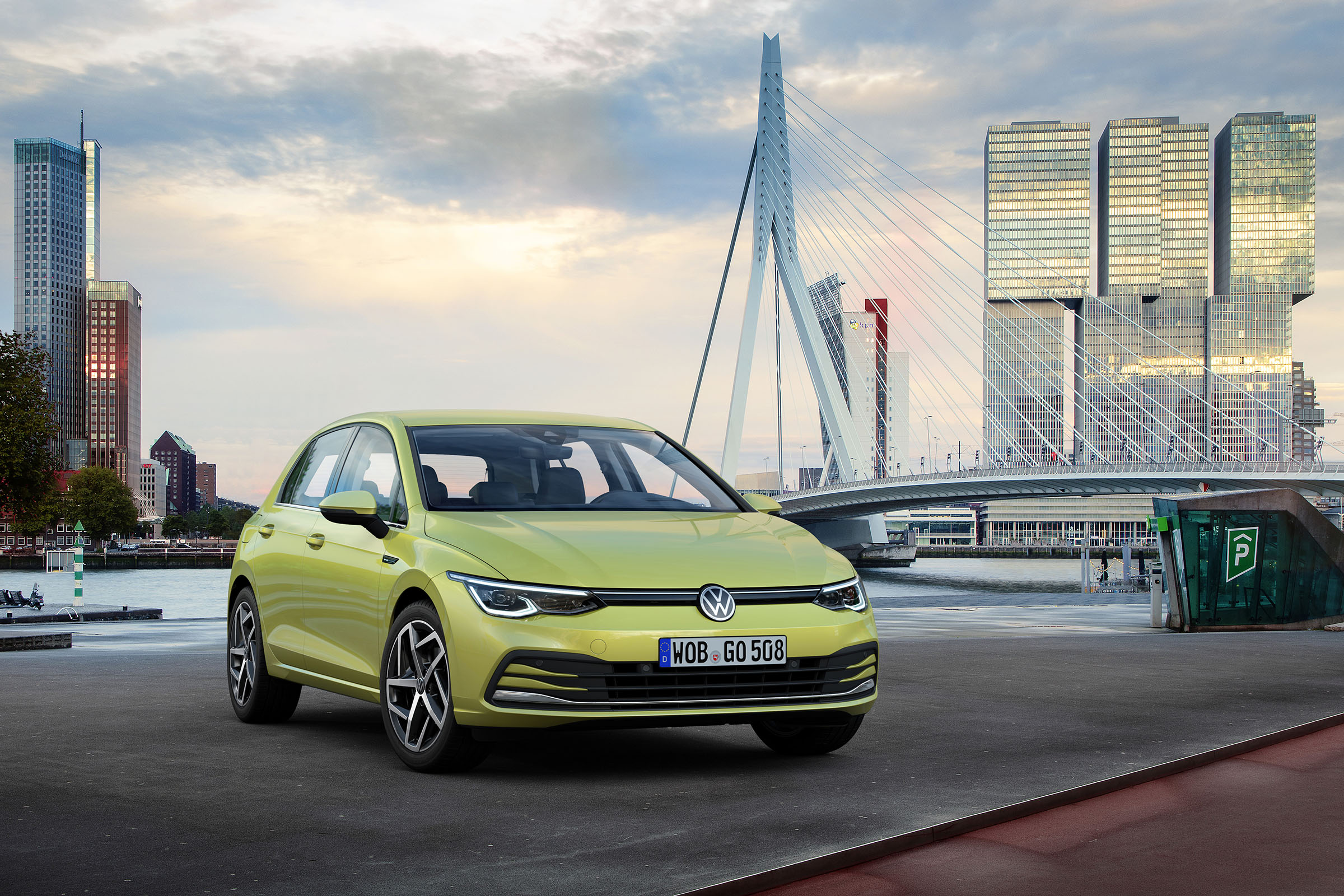 2020 Volkswagen Golf - parked