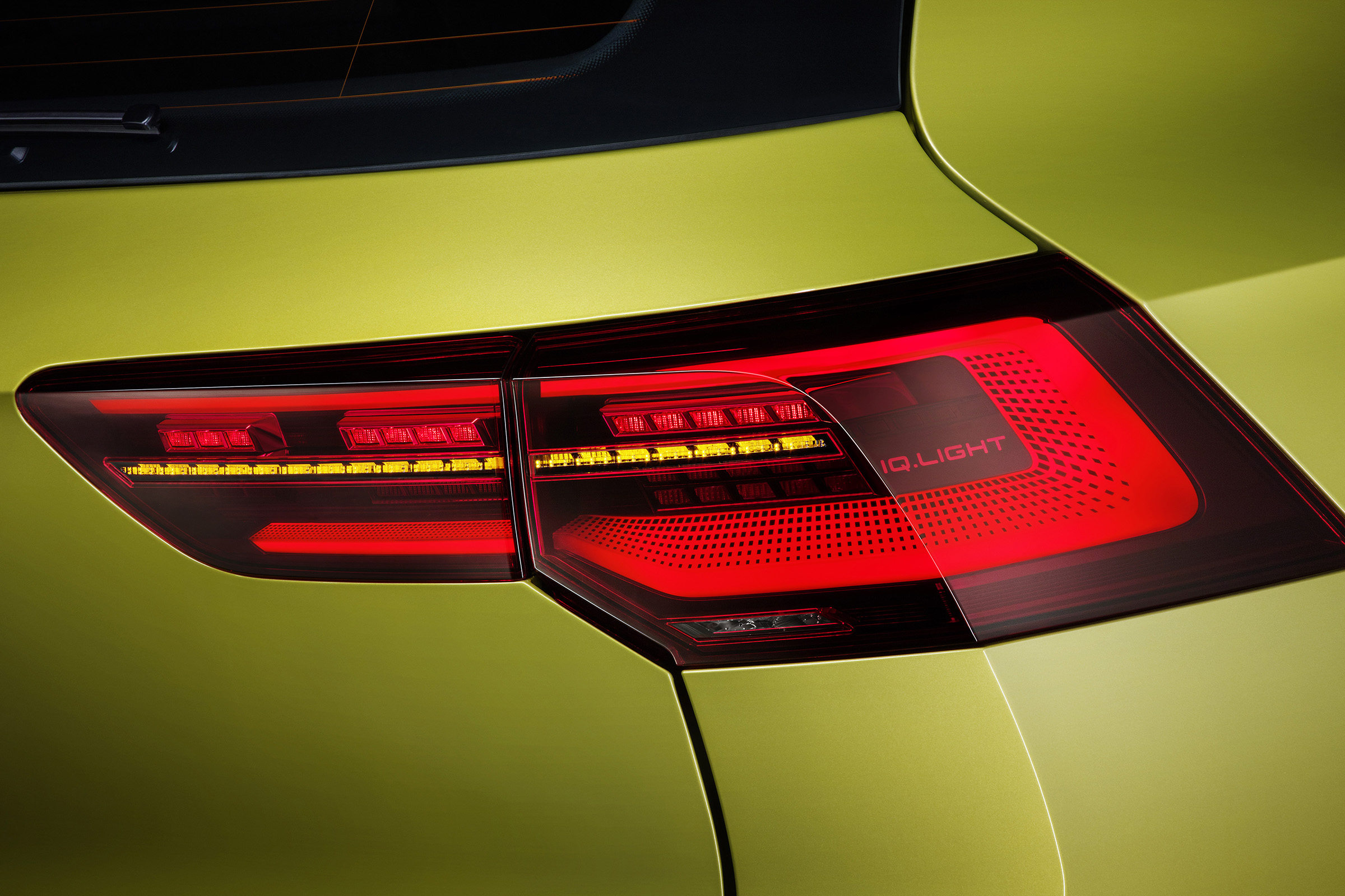 2020 Volkswagen Golf tail-light