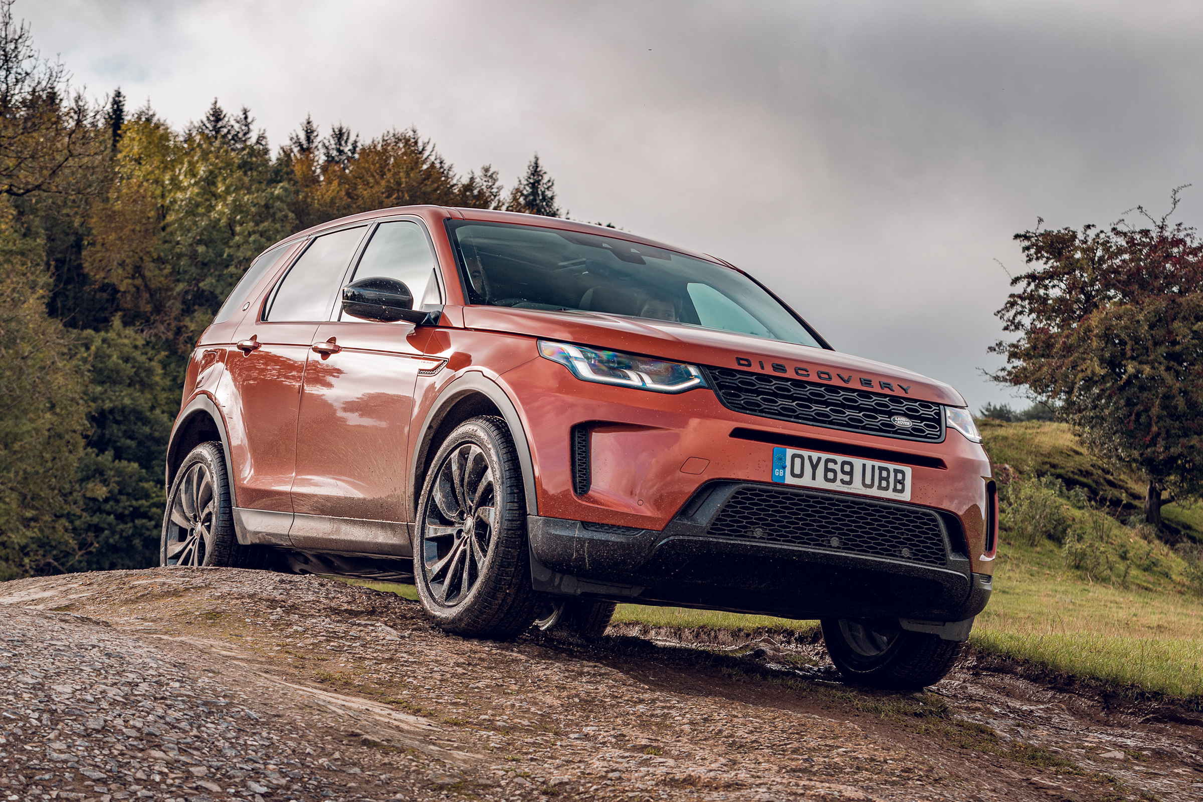 Land Rover Discovery Sport front 3/4 off-road