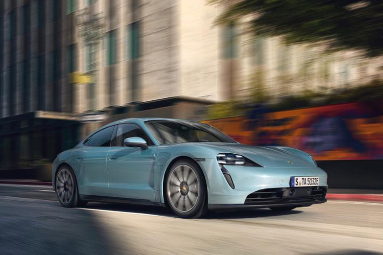 2020 Porsche Taycan 4S - rear 3/4 dynamic view