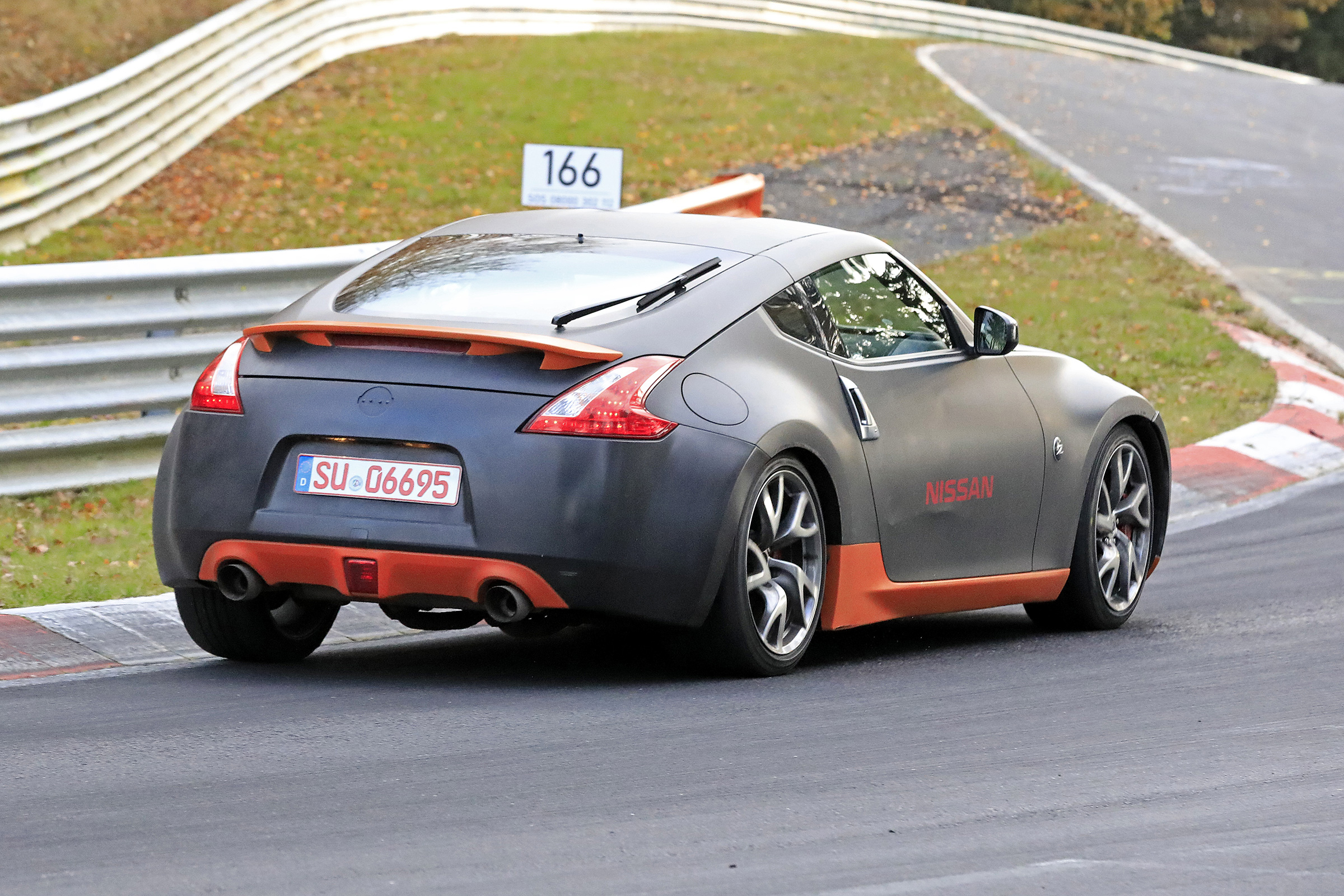 Nissan 370Z mule rear view