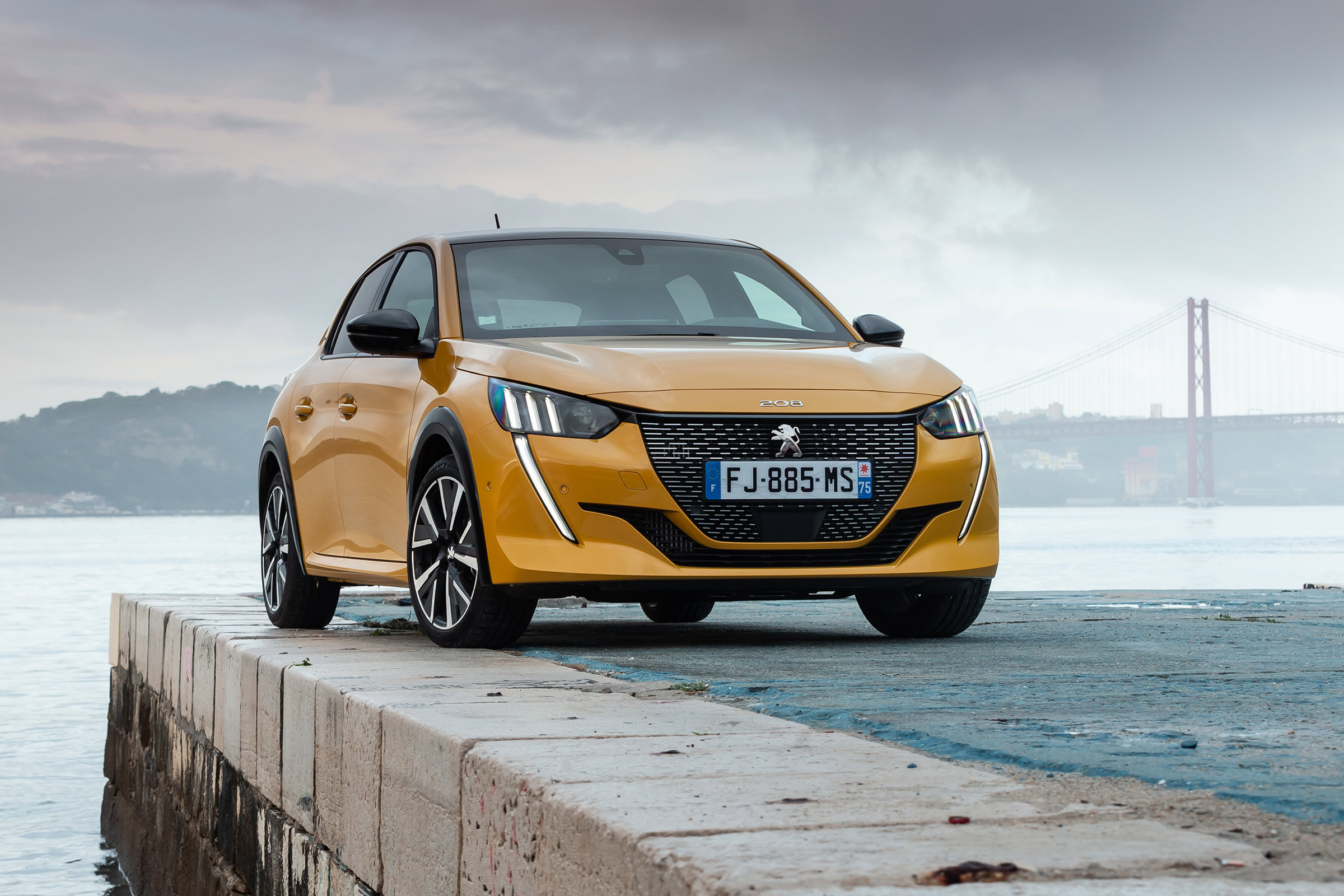 Peugeot 208 hatchback front static