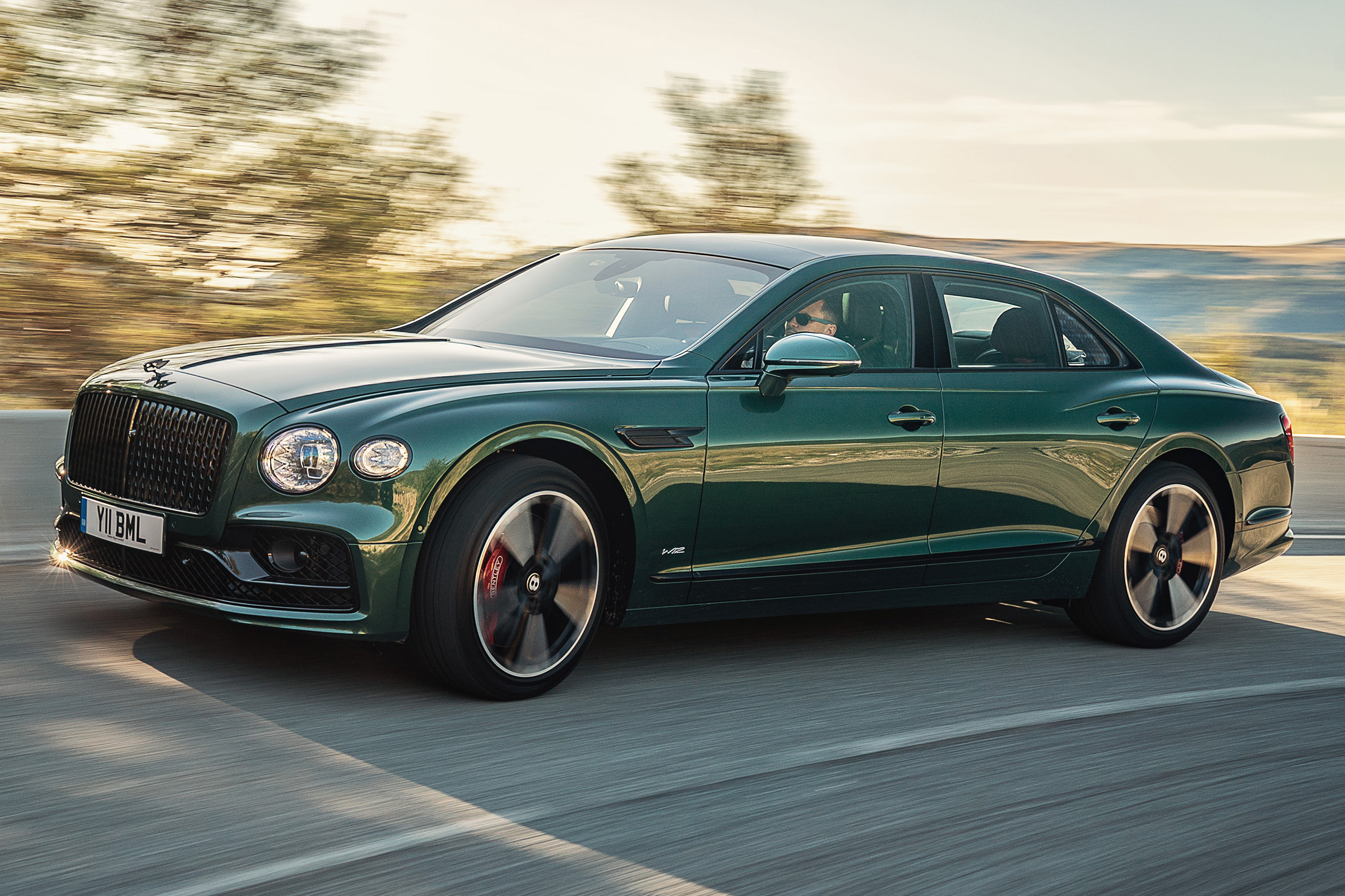 Bentley Flying Spur saloon front 3/4 driving
