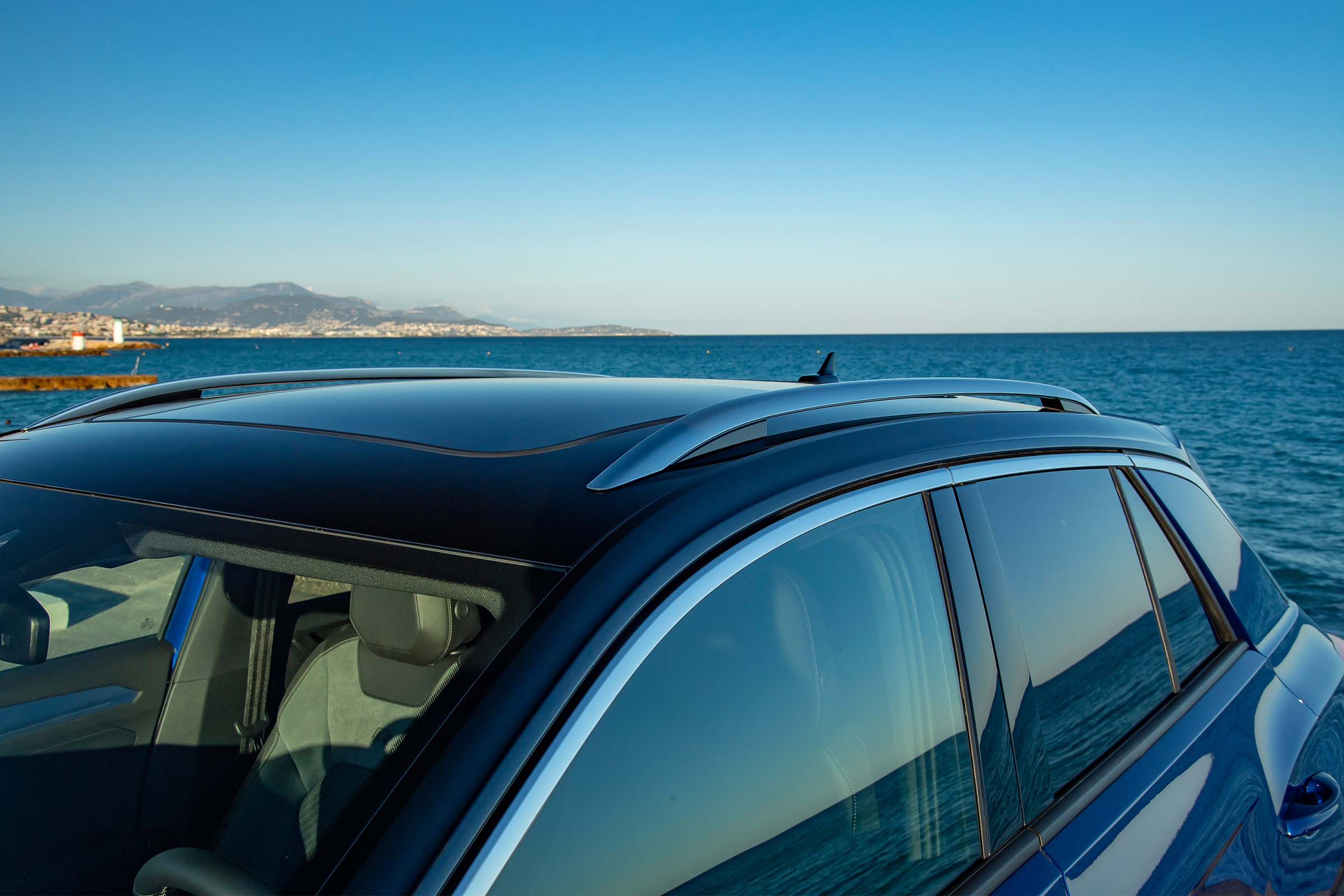 Volkswagen T-Roc R SUV panoramic roof