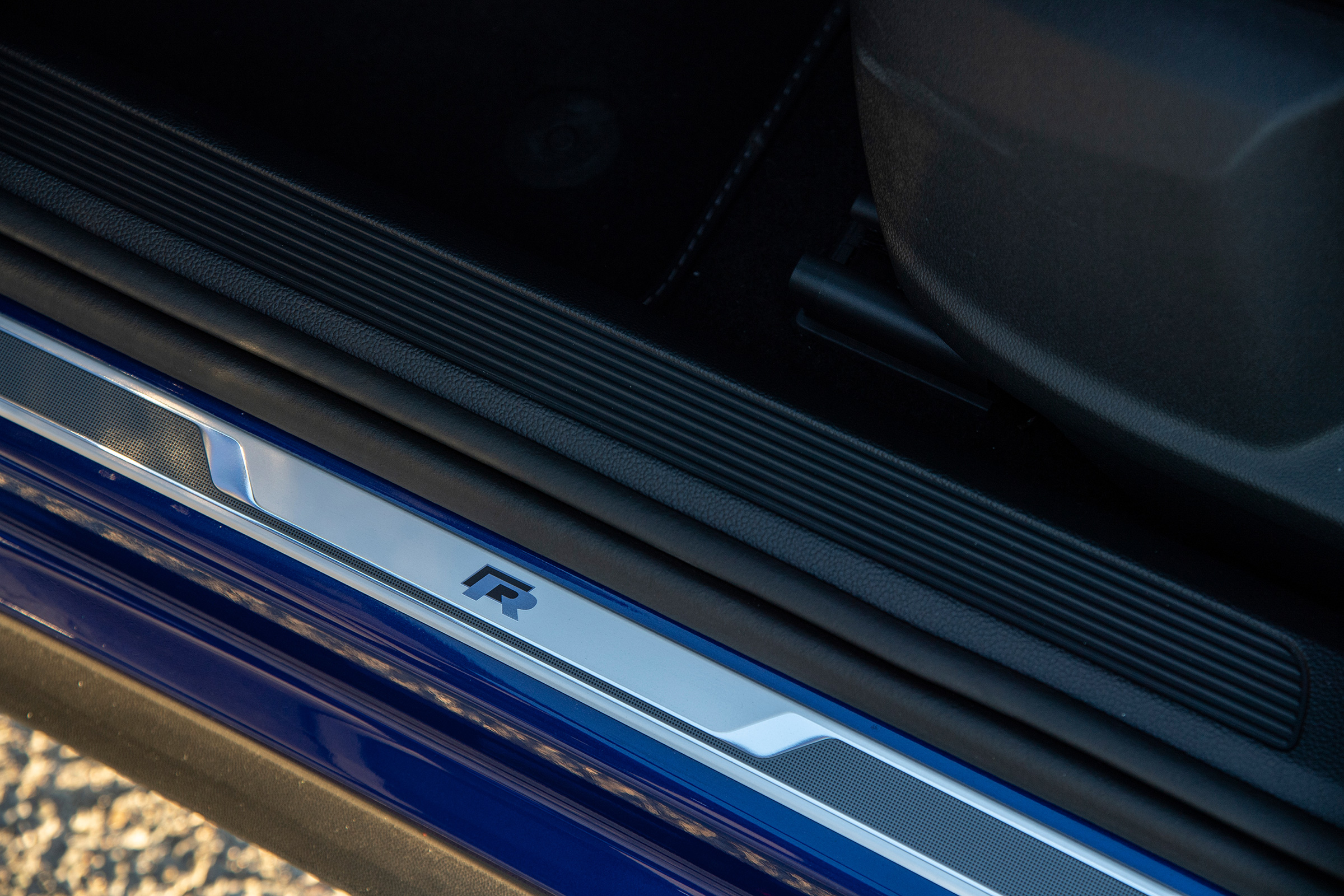 Volkswagen T-Roc R SUV door sills
