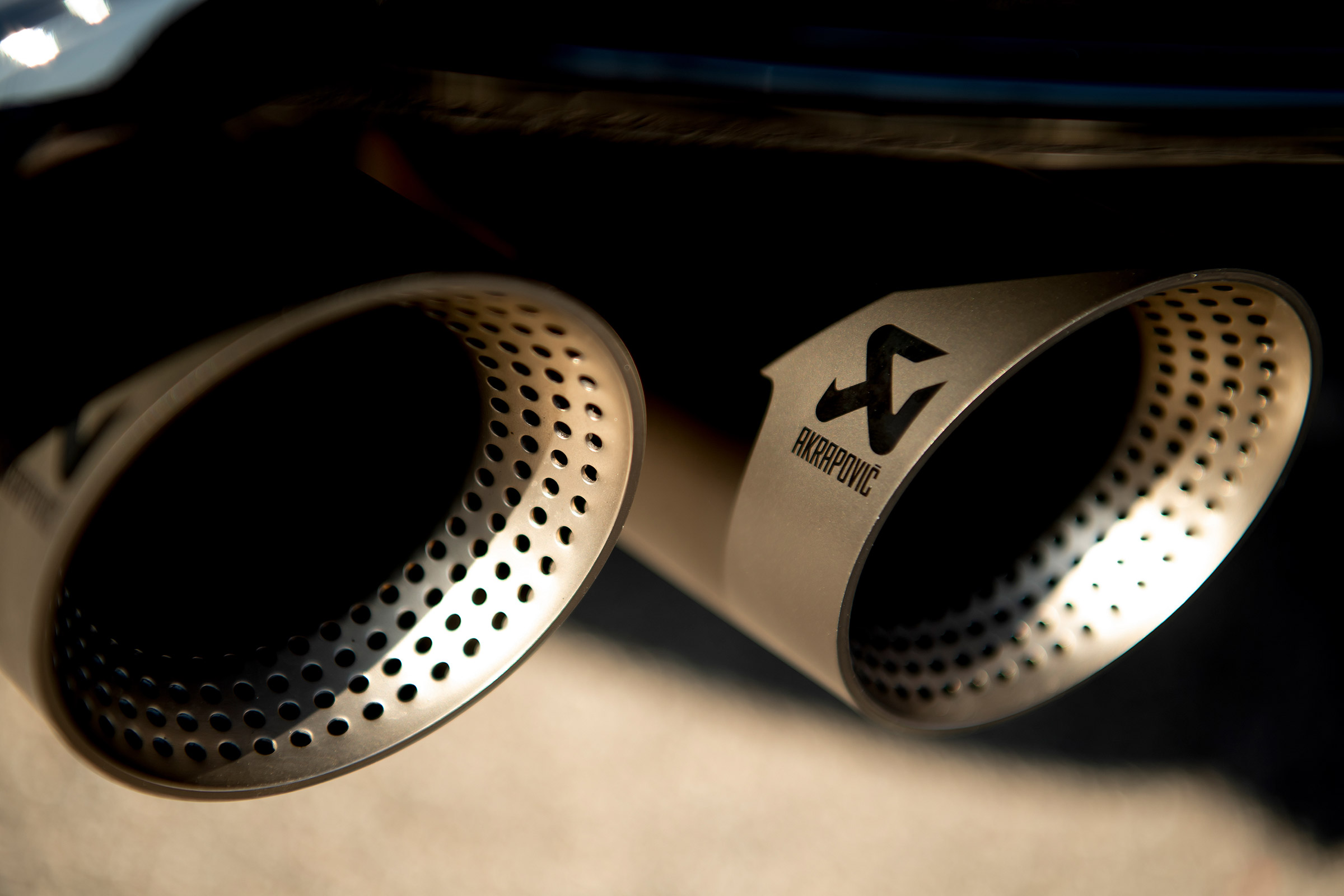 Volkswagen T-Roc R SUV Akrapovic exhaust