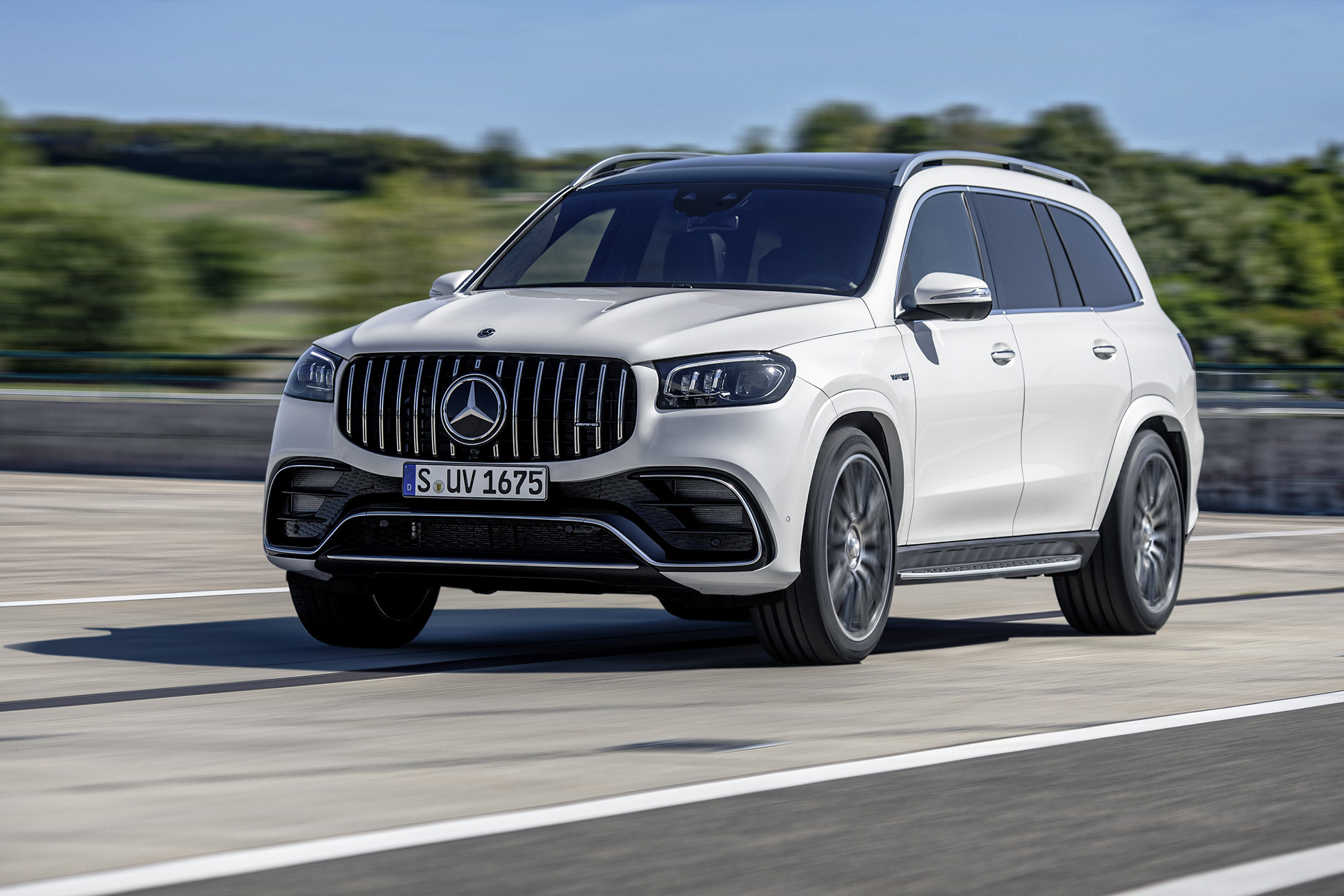 Mercedes-AMG GLS 63 driving