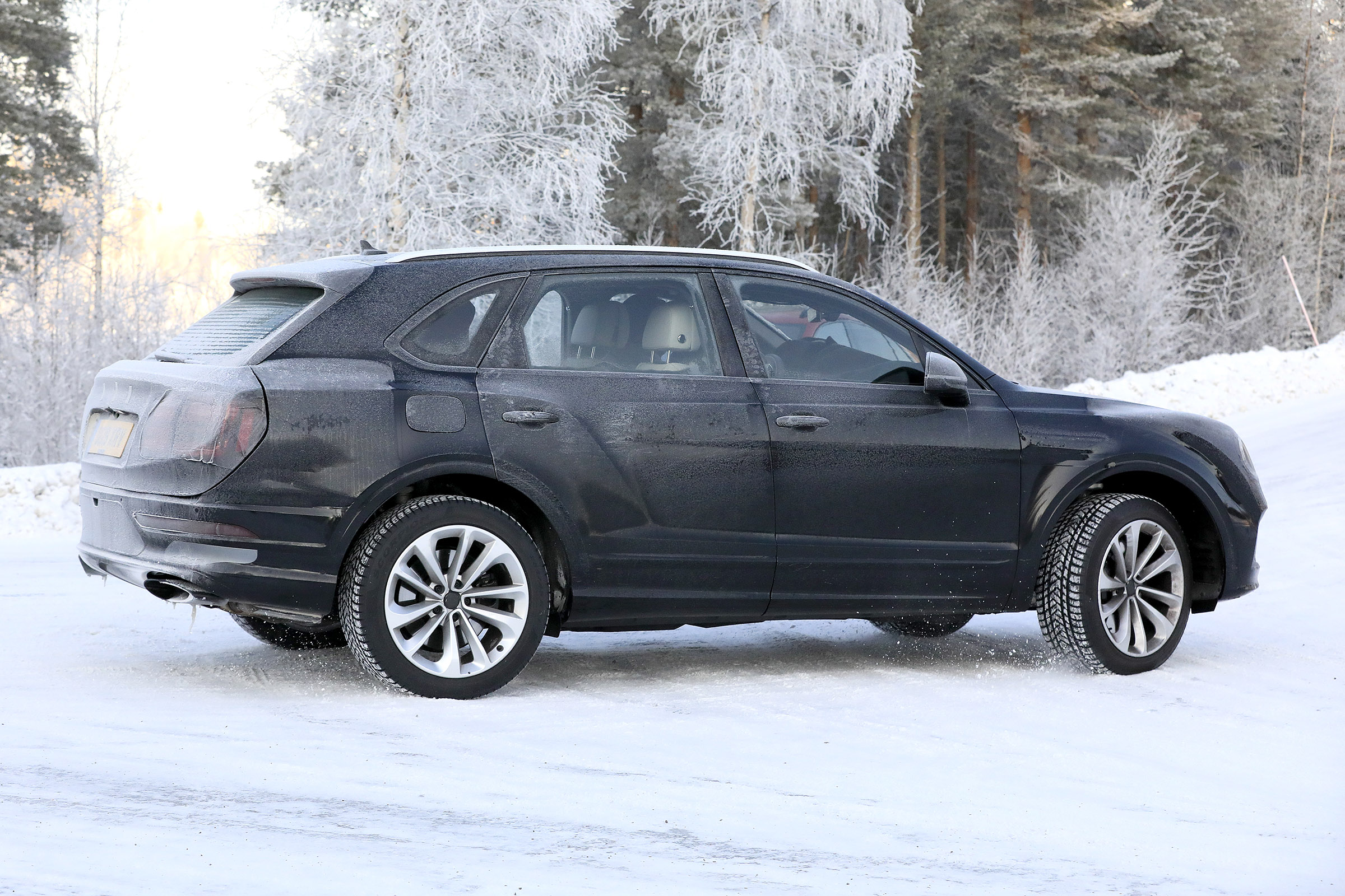 Bentley Bentayga facelift spotted driving