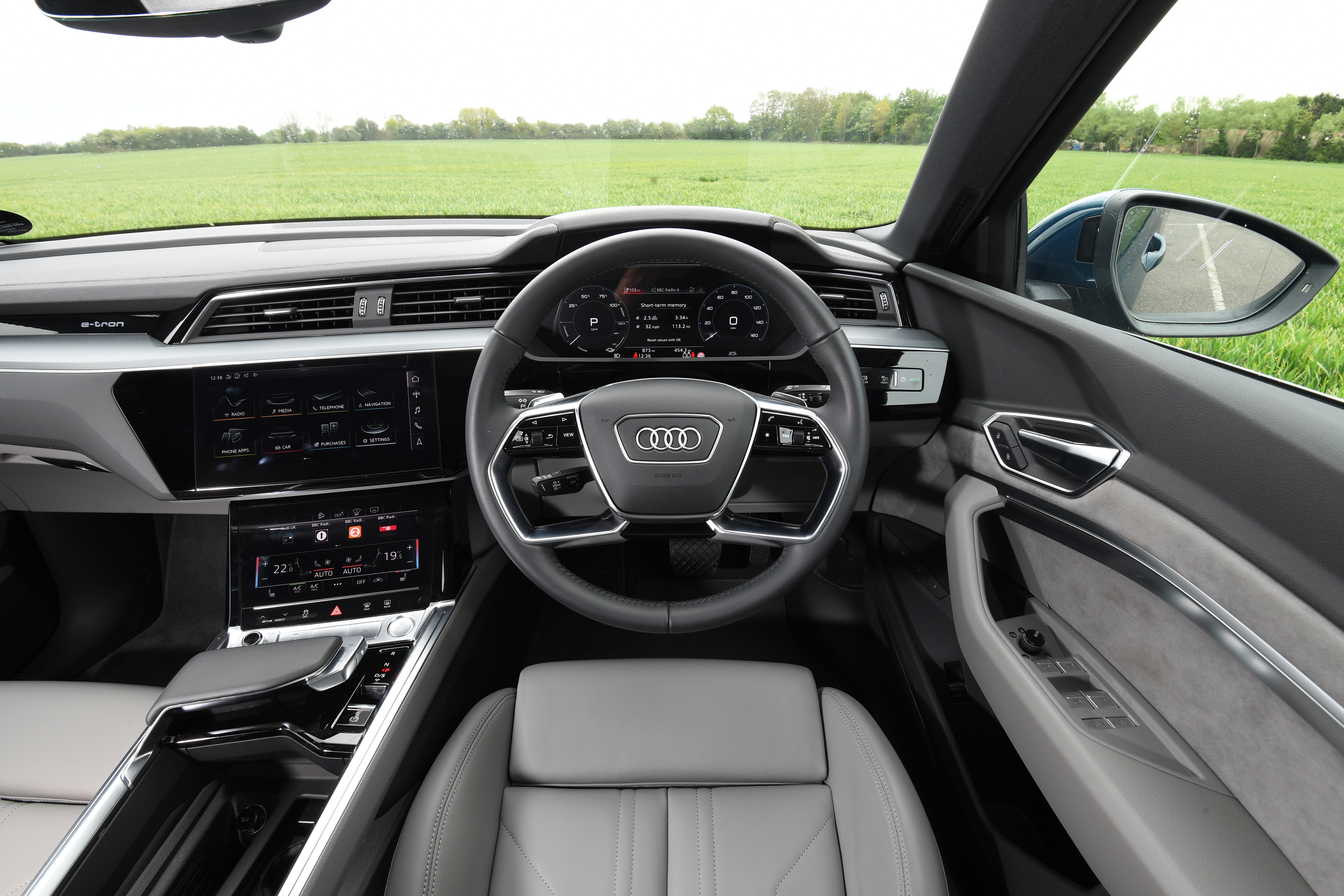Audi e-tron - interior 