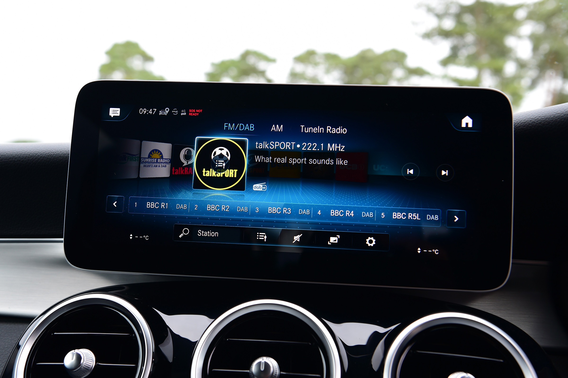 Mercedes GLC SUV central display