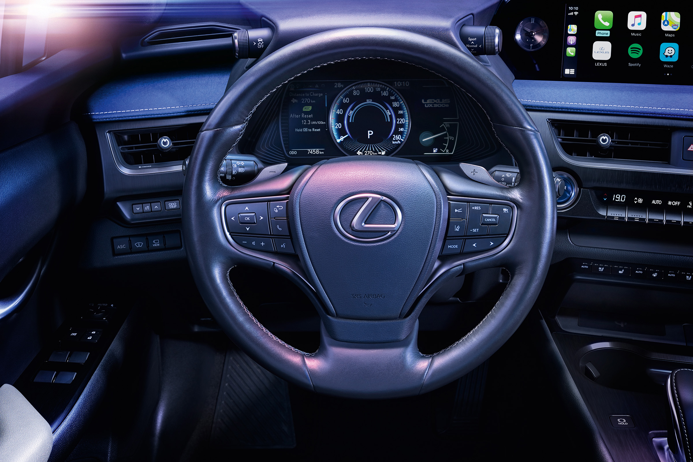 Lexus UX 300e steering wheel