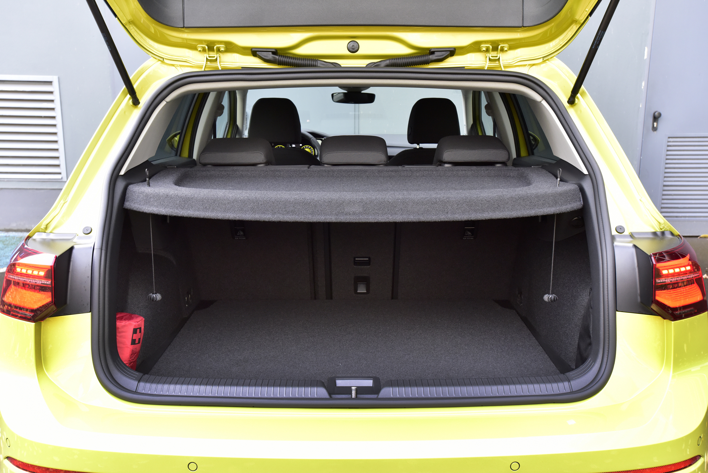 2020 Volkswagen Golf - boot space