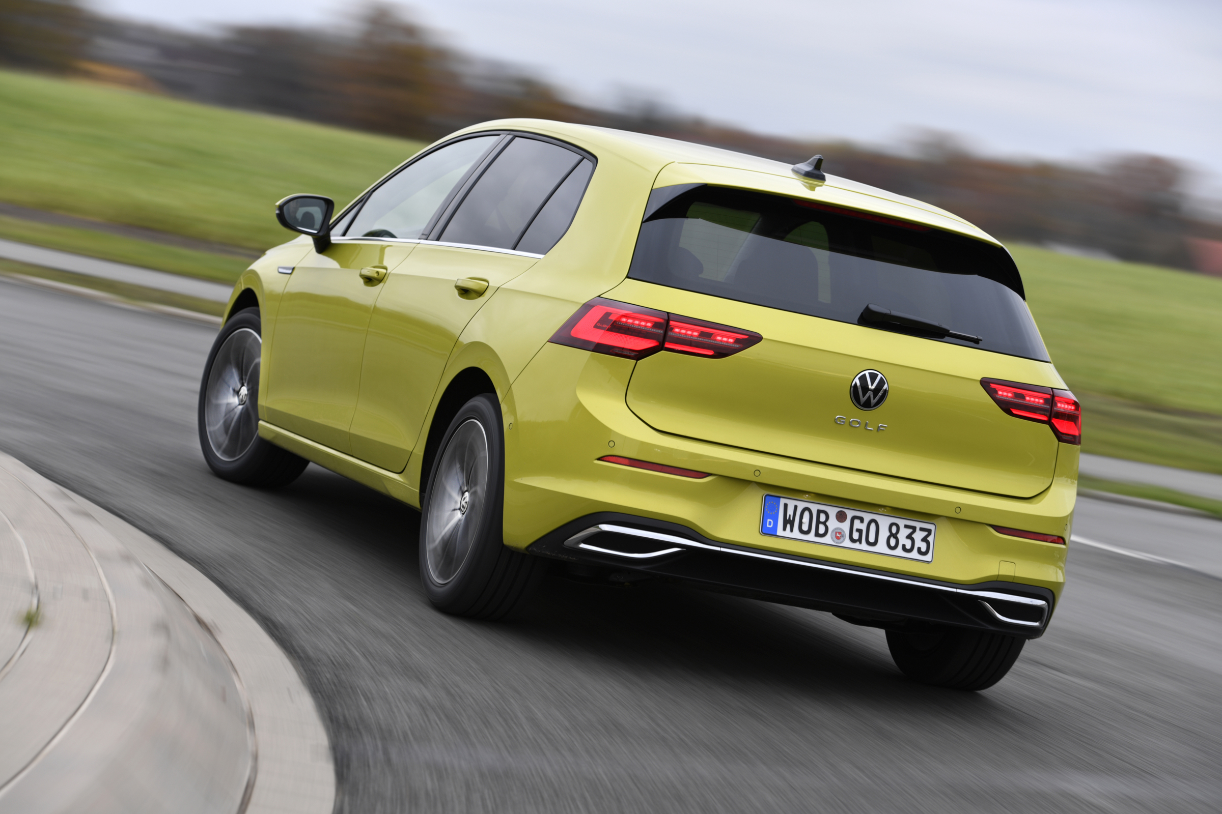 2020 Volkswagen Golf - rear 3/4 dynamic view