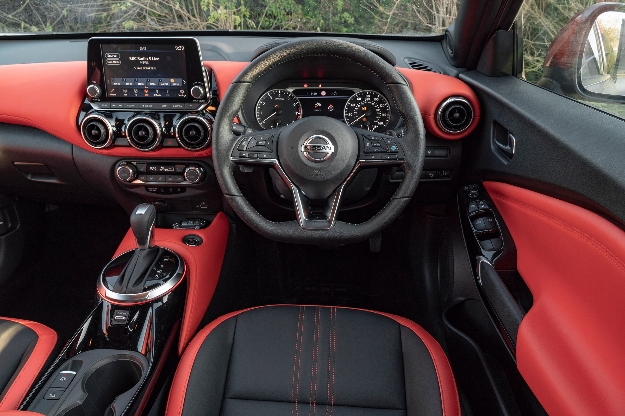Nissan Juke SUV interior