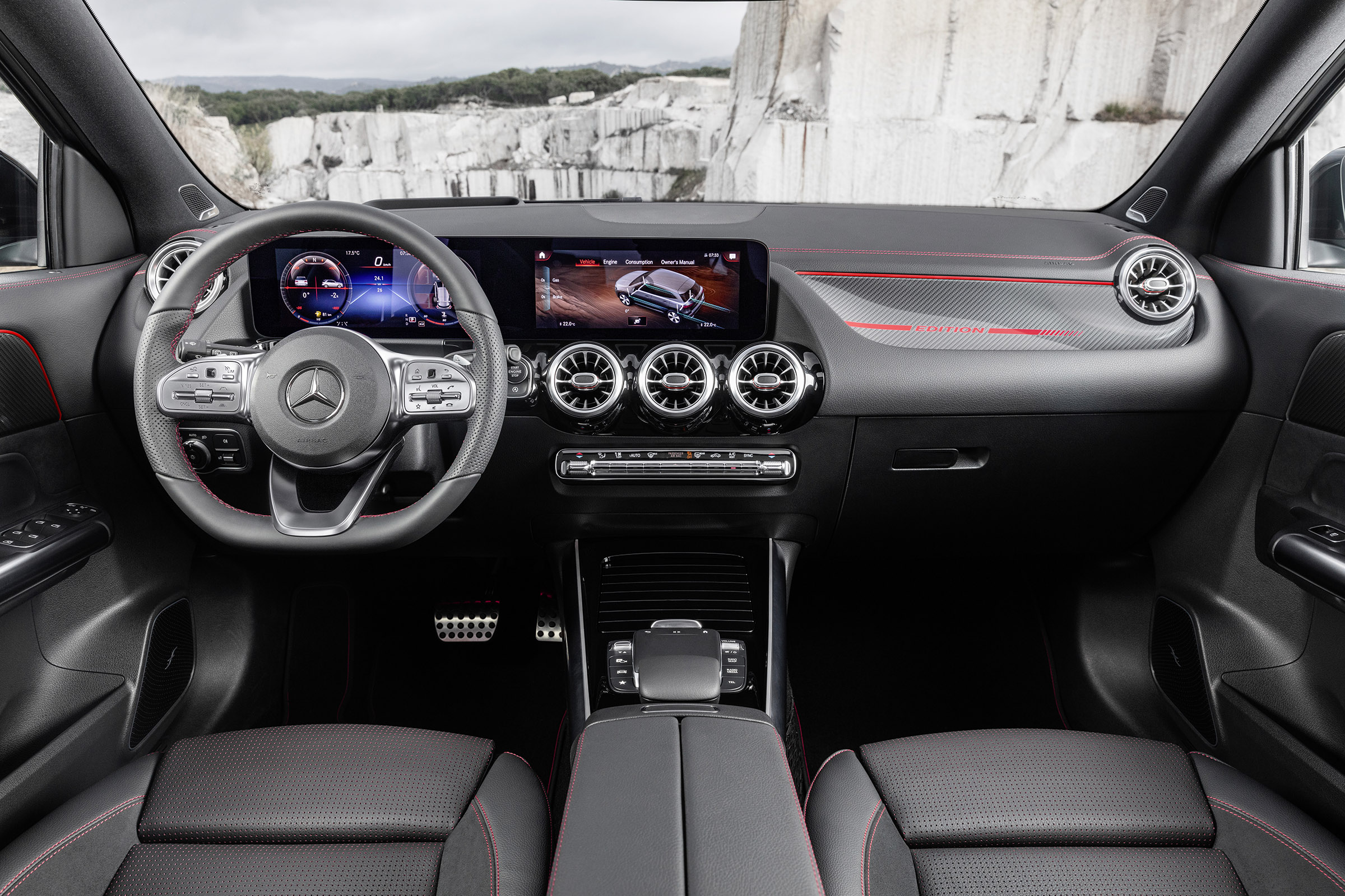 Mercedes GLA interior 