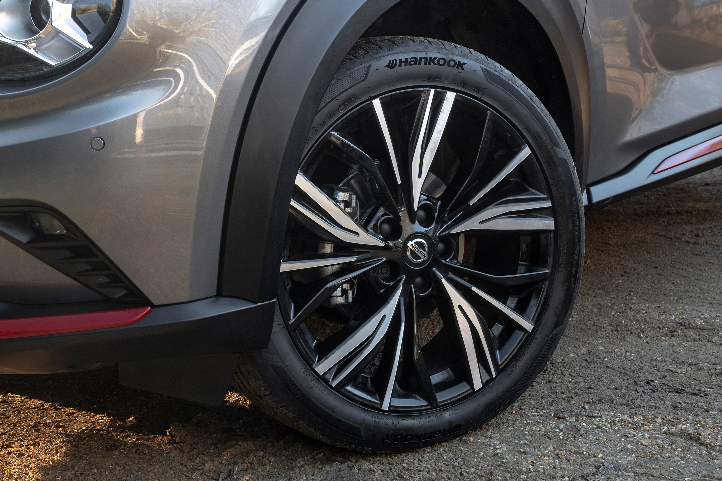 Nissan Juke SUV alloy wheels