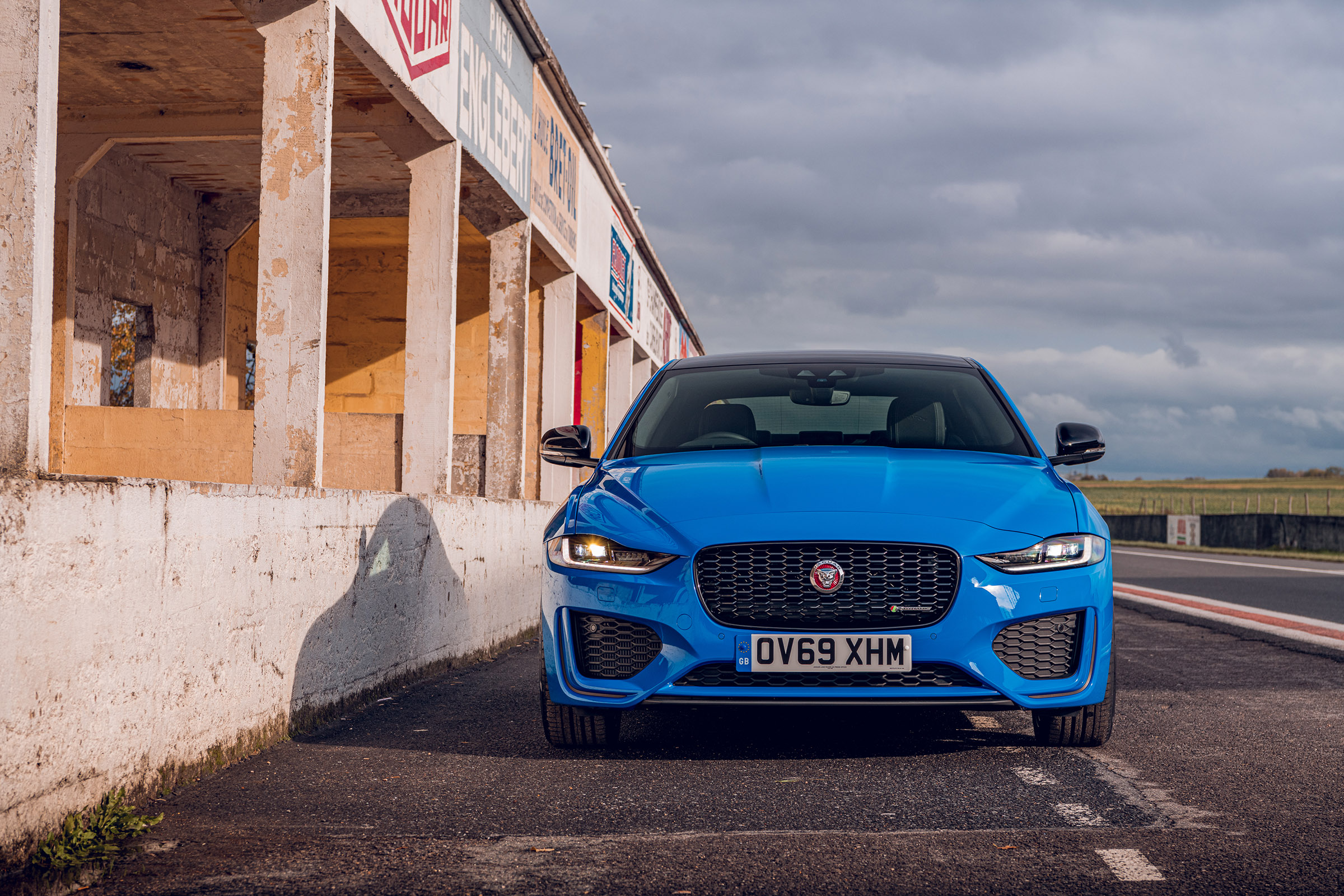 Jaguar XE Reims Edition front end
