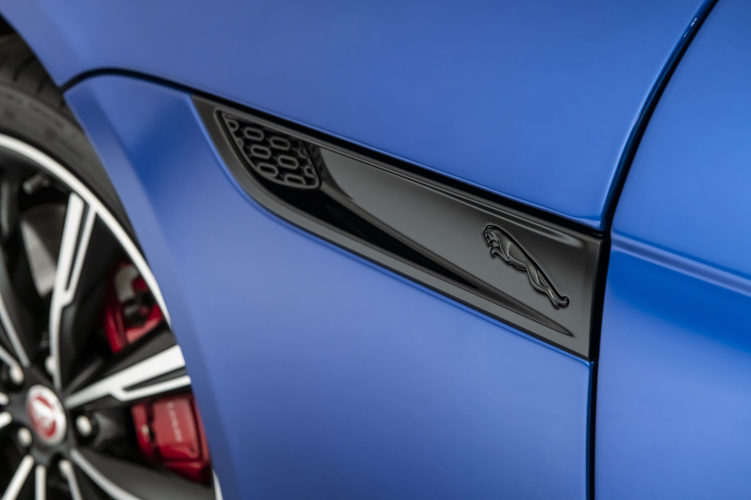 2020 Jaguar F-Type side vent detail